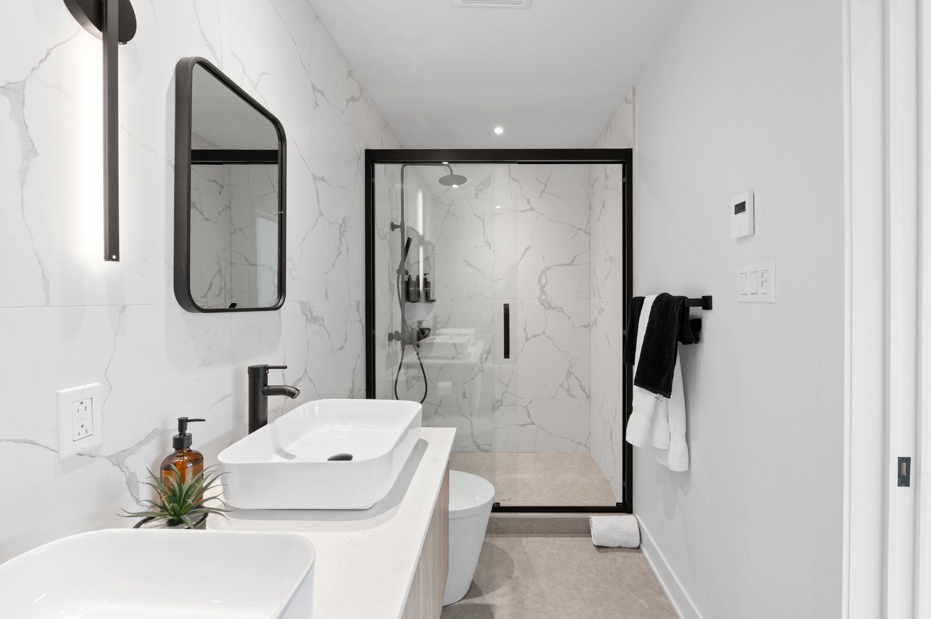 Photo - Salle de bains attenante à la CCP