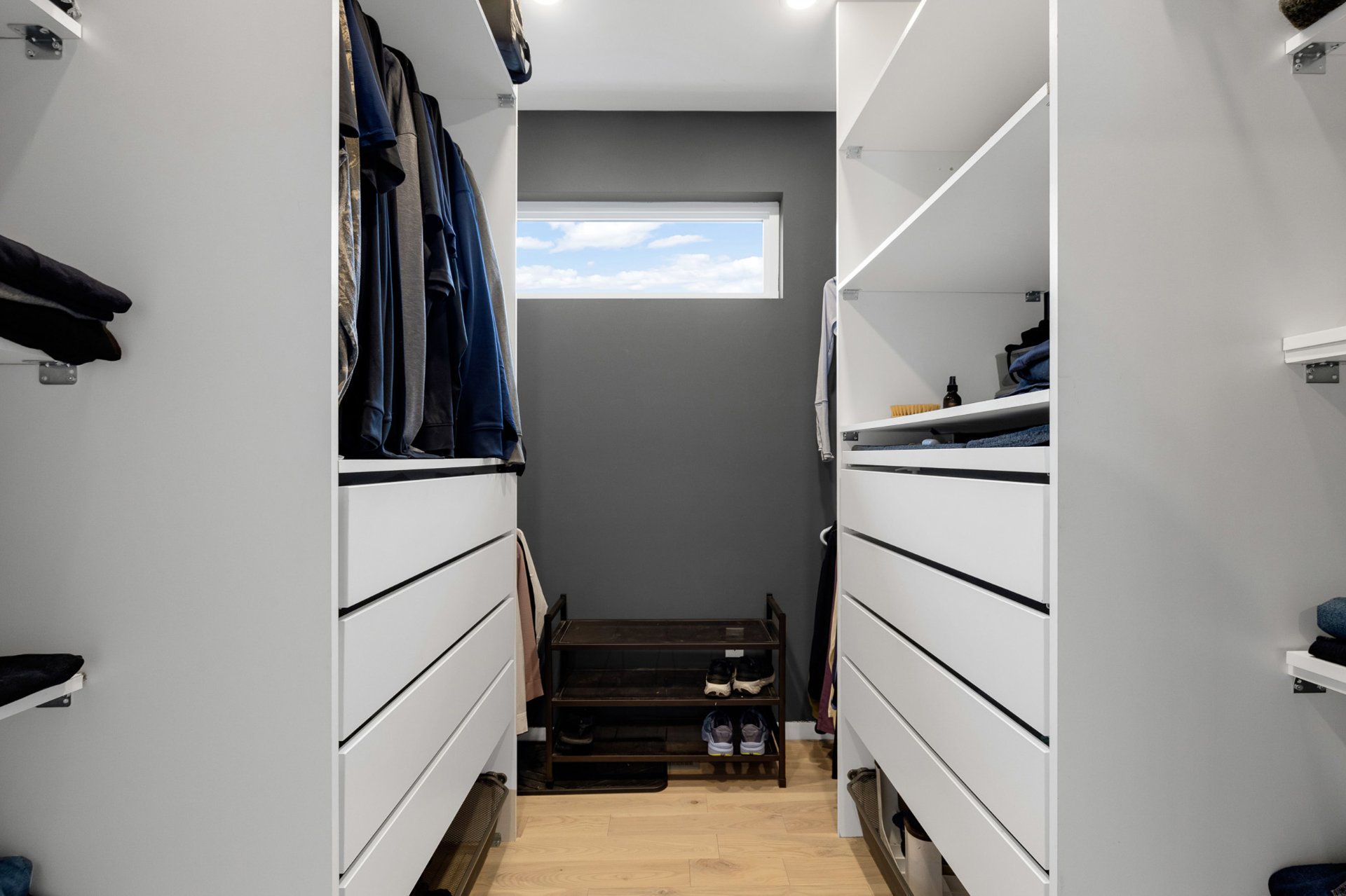 Walk-in closet