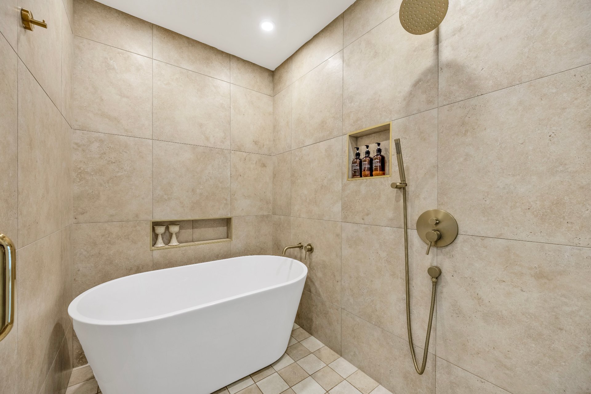 Photo - Salle de bains attenante à la CCP