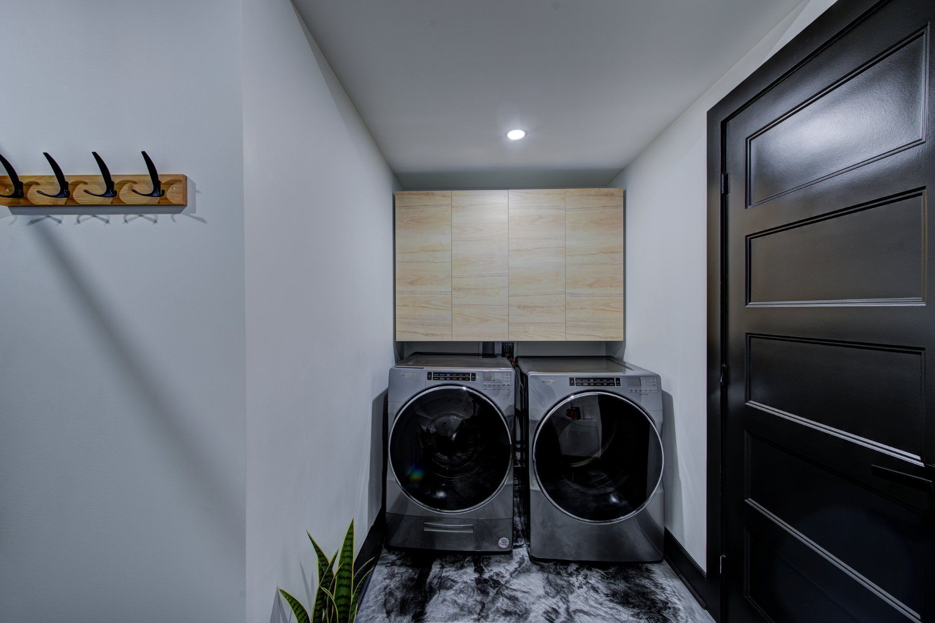 Photo - Laundry room
