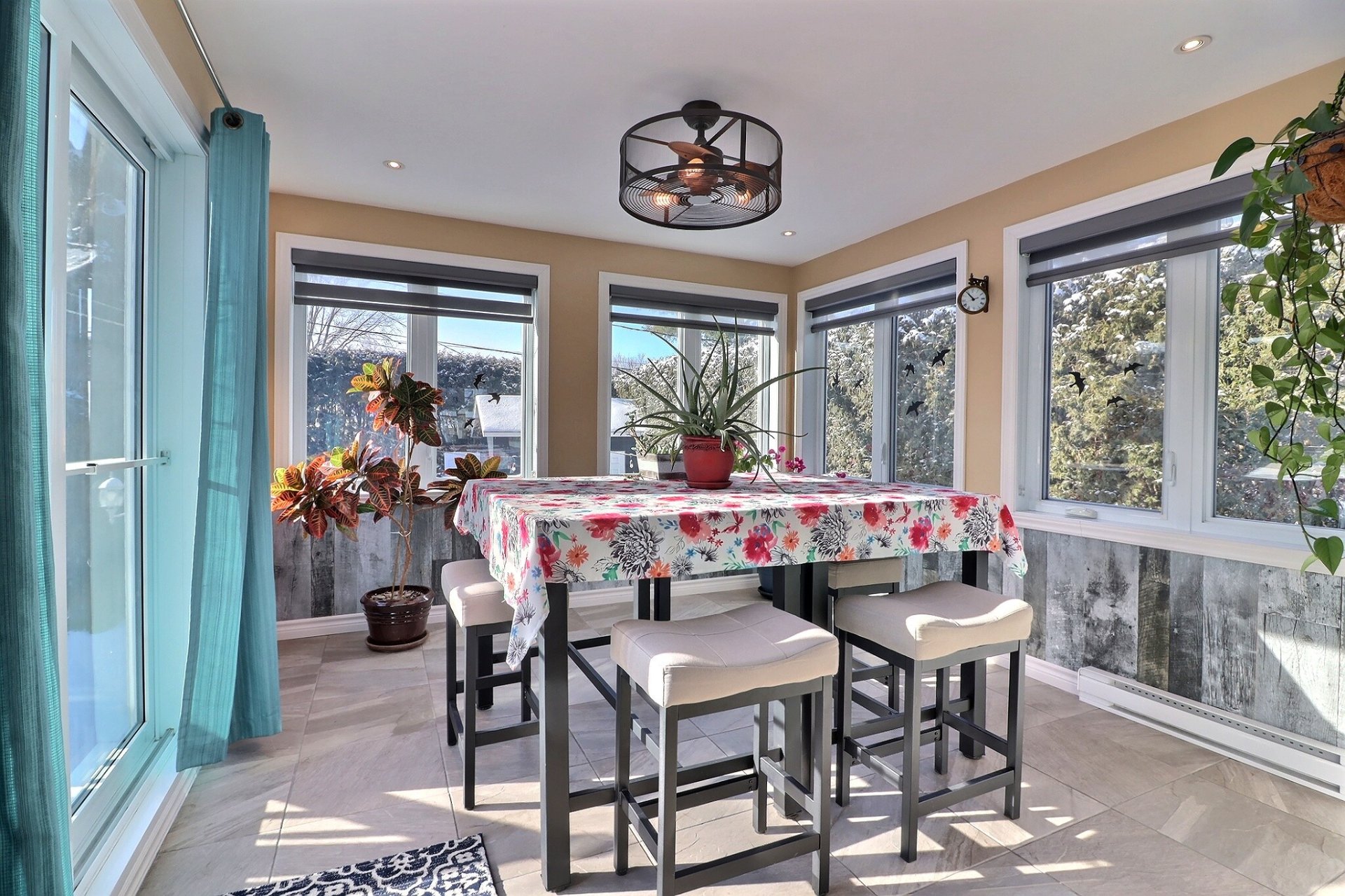 Photo - Salle à manger