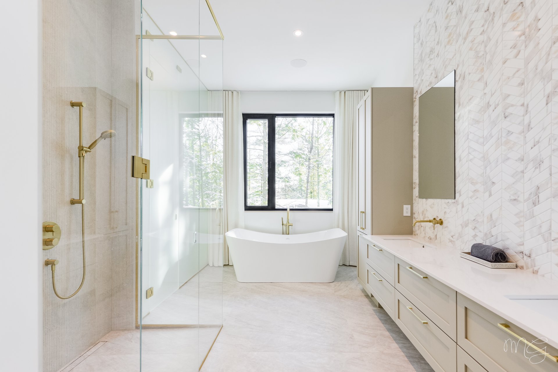 Photo - Salle de bains attenante à la CCP