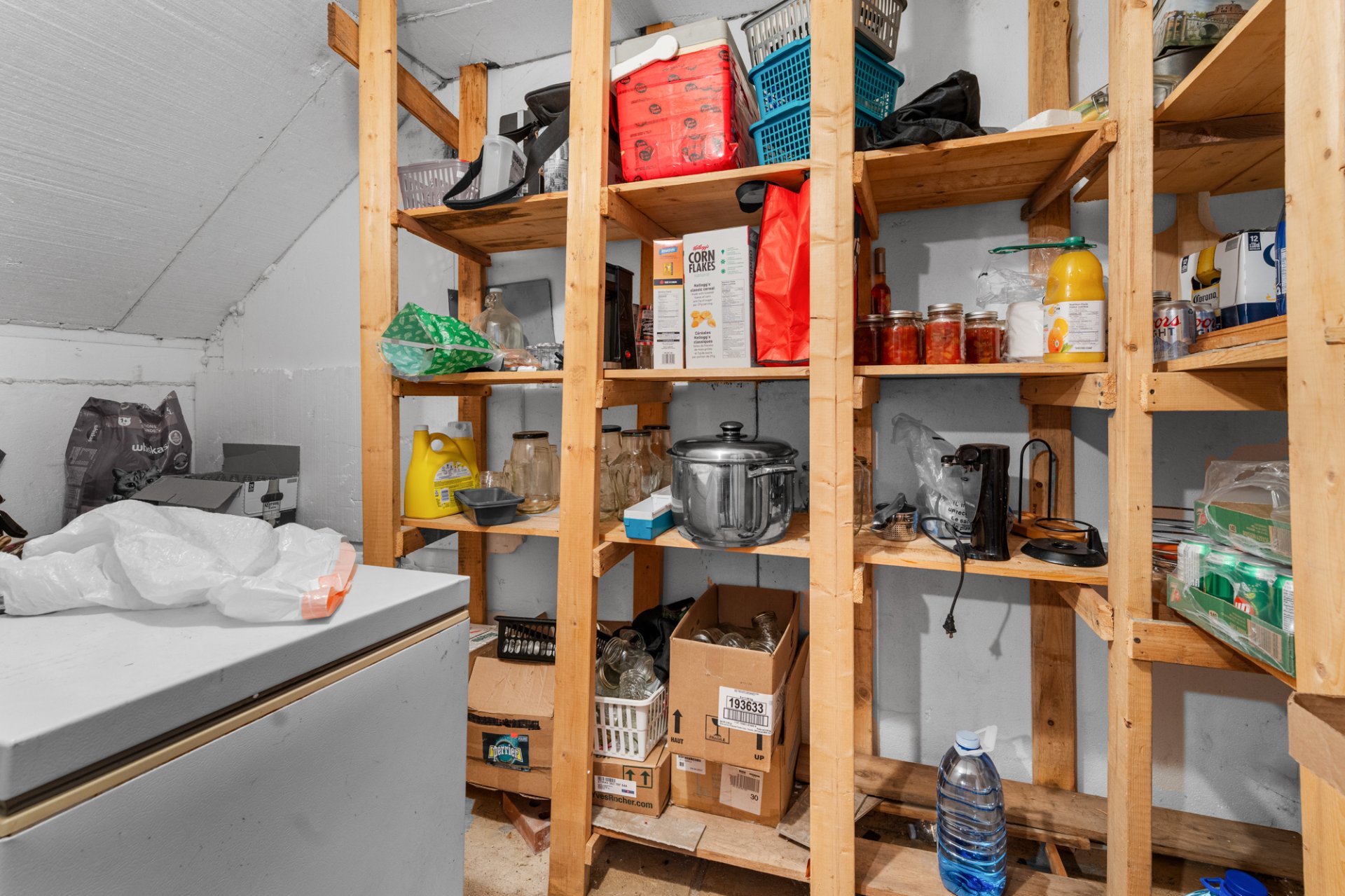 Photo - Cave/ chambre froide