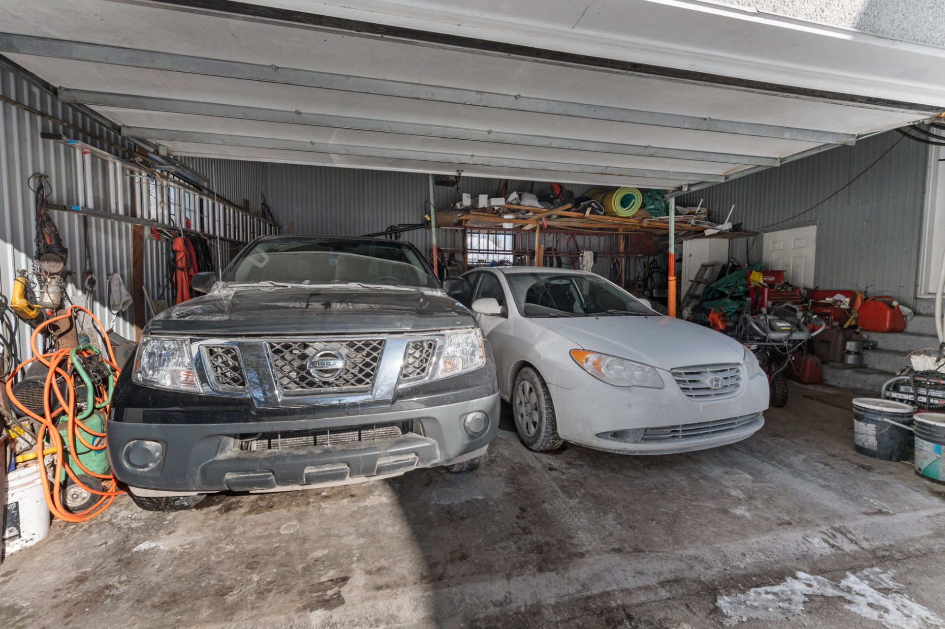 Photo - Garage