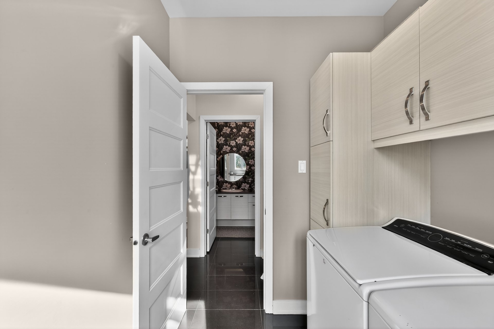 Photo - Laundry room