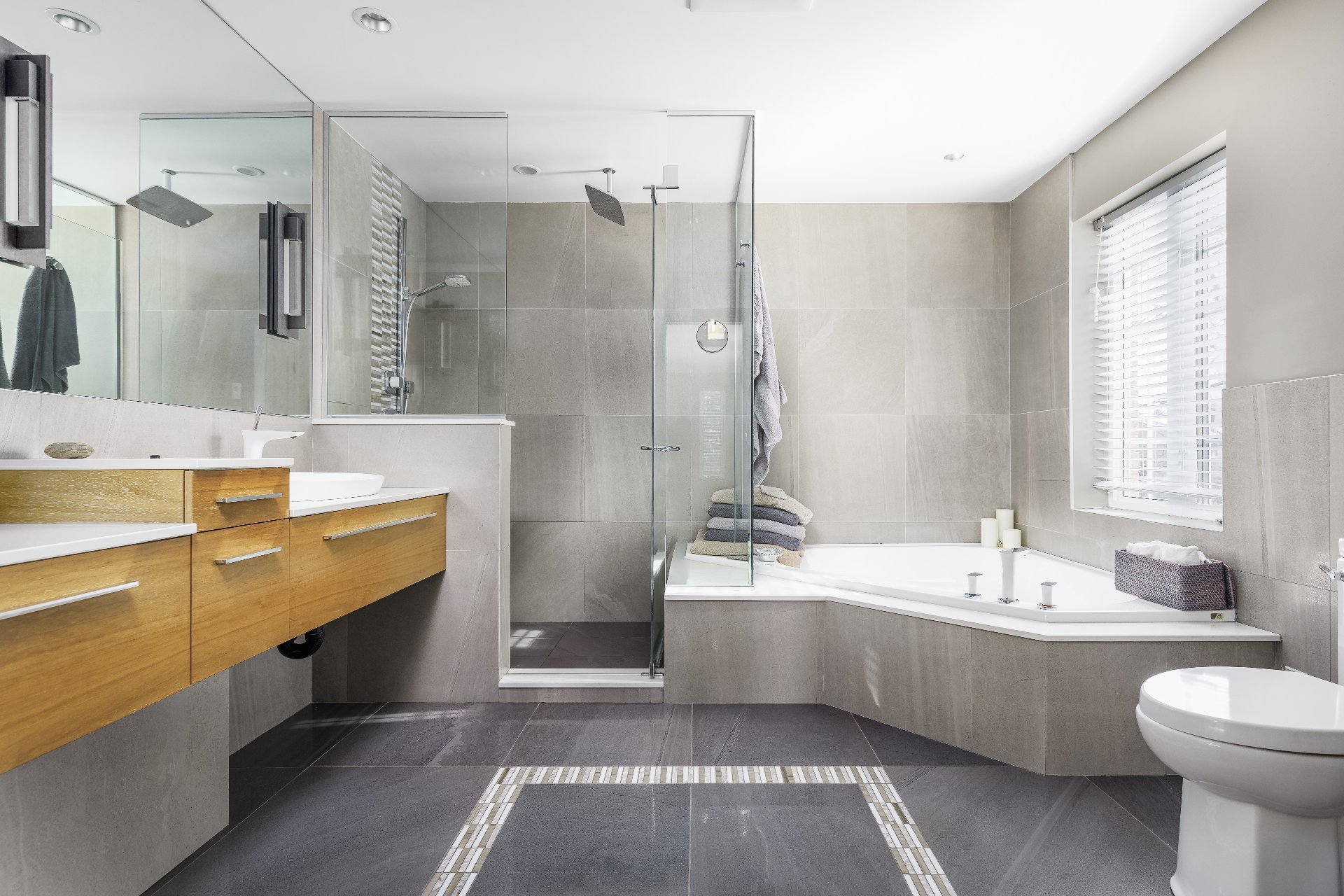 Photo - Salle de bains attenante à la CCP