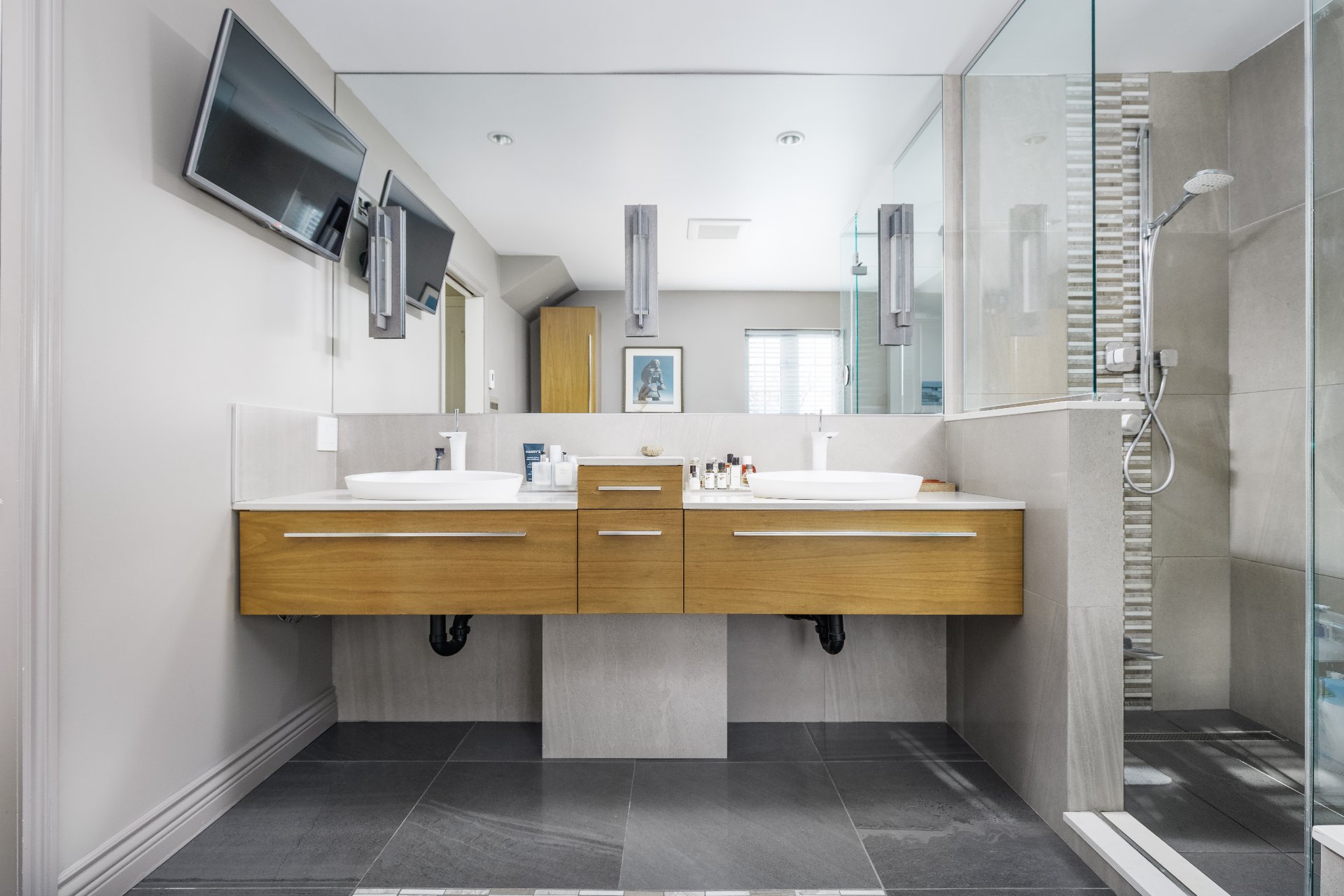 Photo - Salle de bains attenante à la CCP