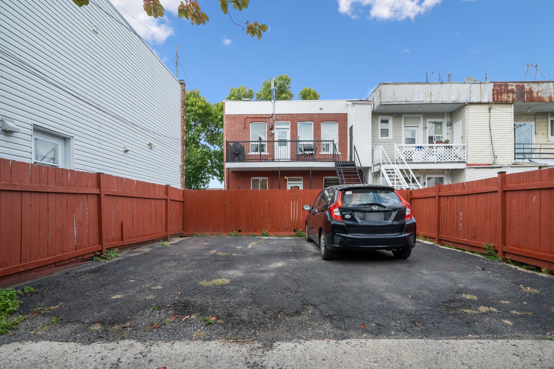 Photo - Stationnement