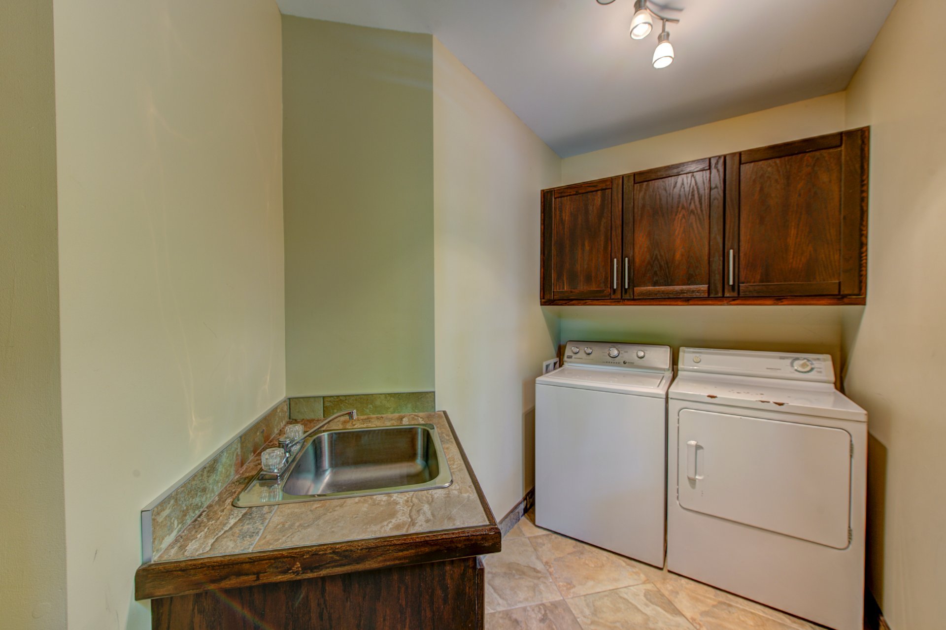 Photo - Laundry room