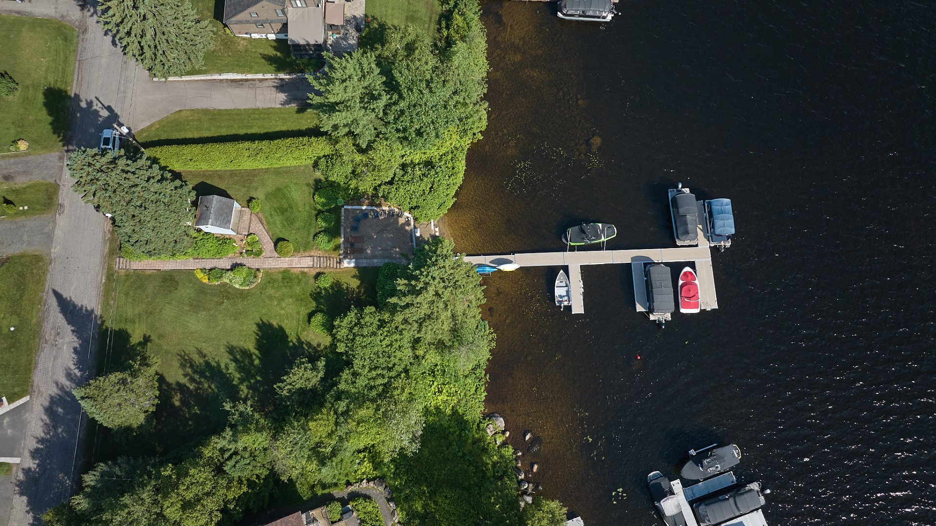 Accès au plan d'eau