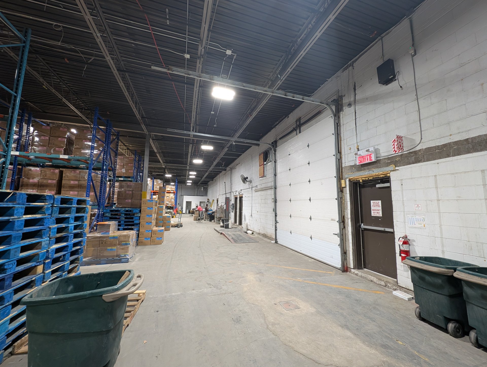 Photo - Entrepôt