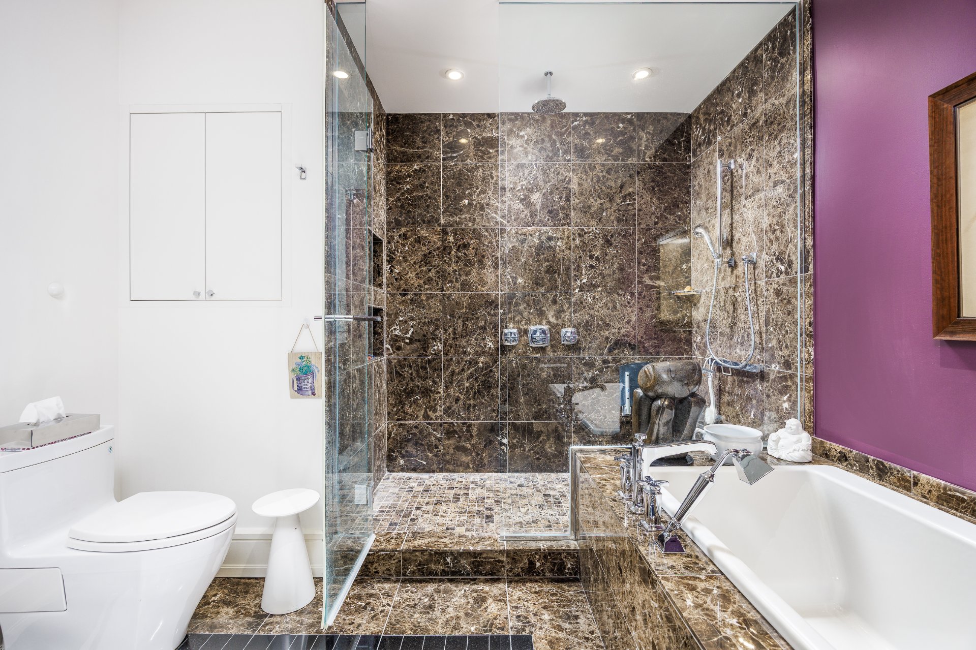 Photo - Salle de bains attenante à la CCP