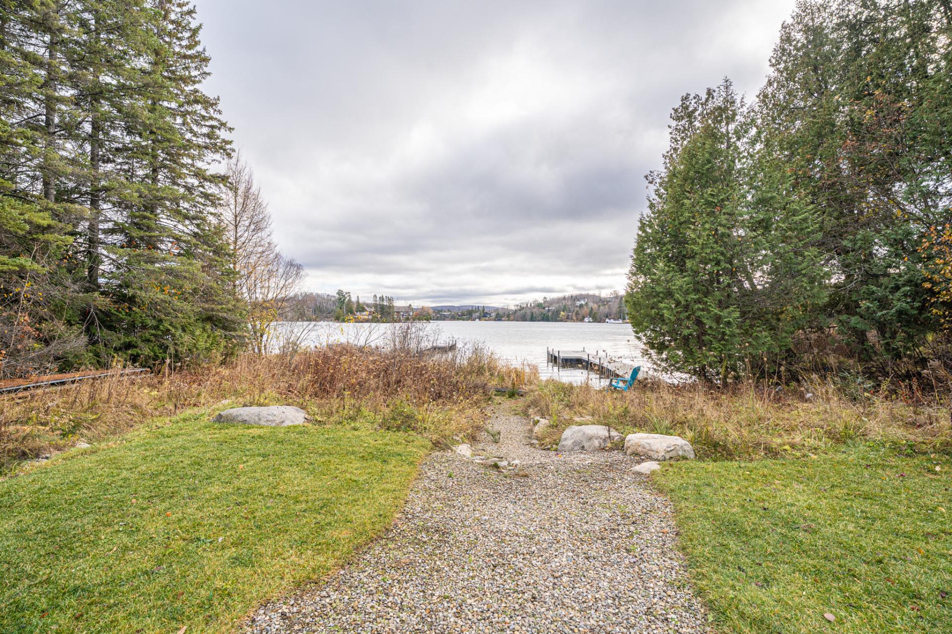Photo - Vue sur l'eau
