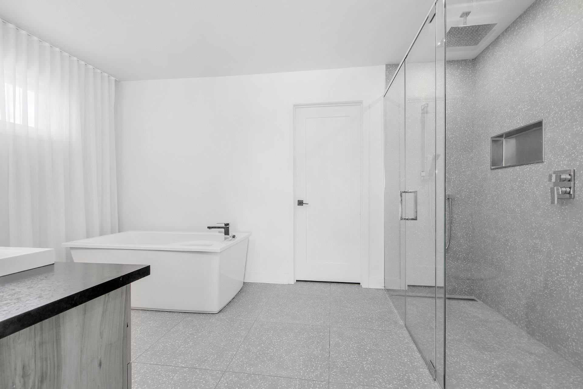 Salle de bains attenante à la CCP