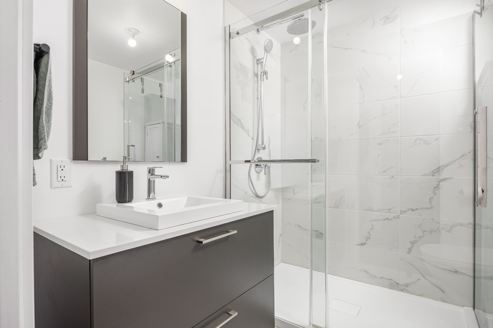 Photo - Salle de bains attenante à la CCP