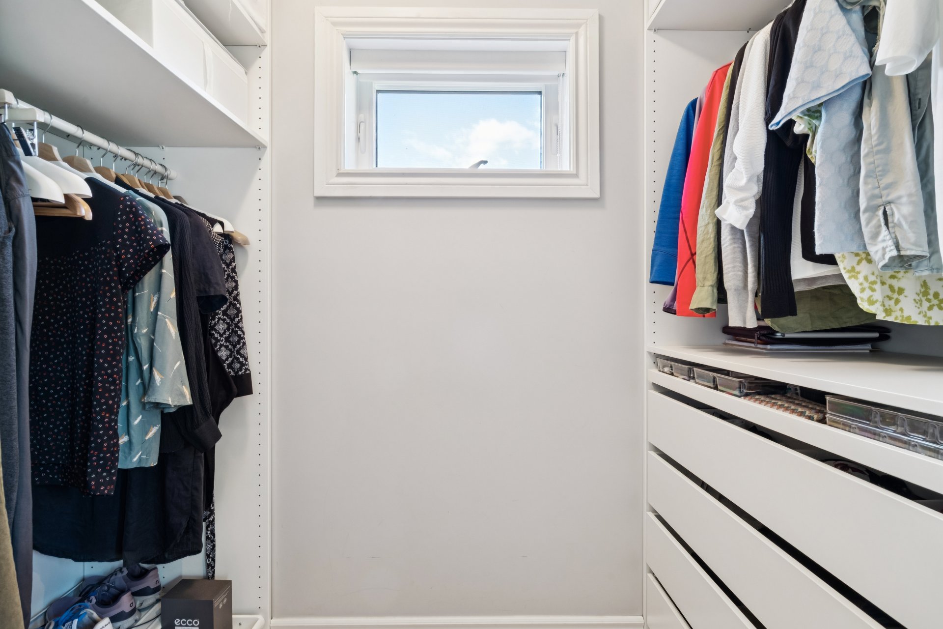 Walk-in closet