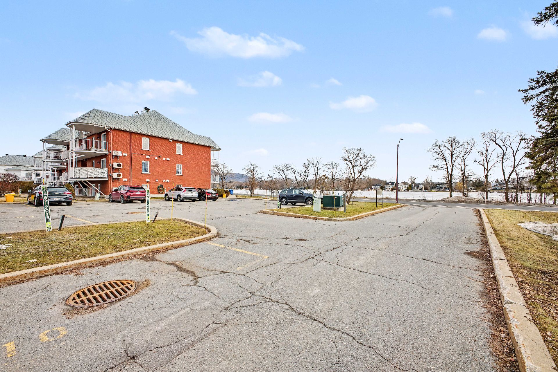 Photo - Stationnement