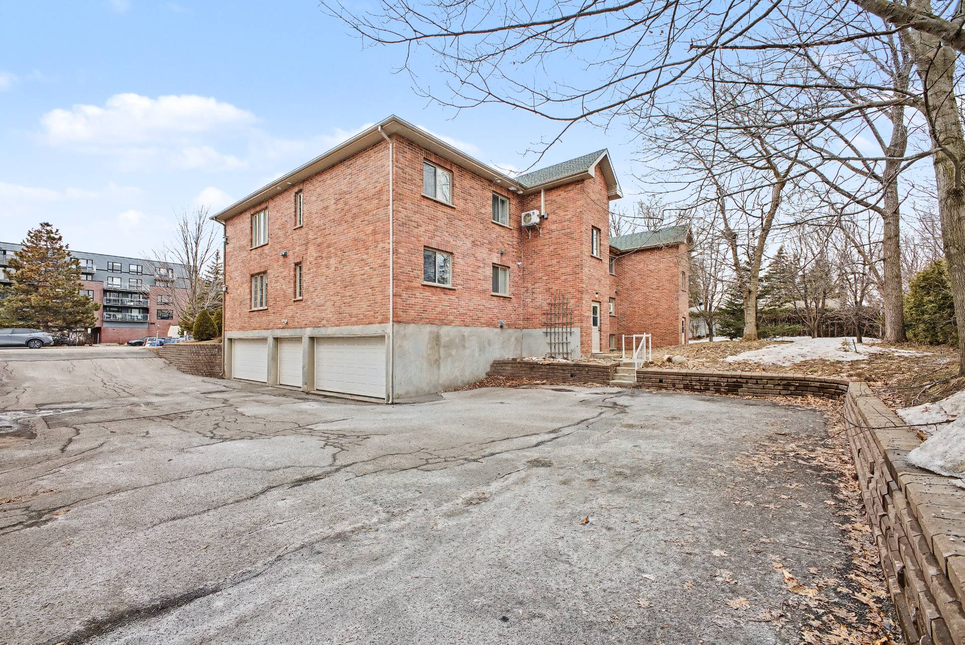 Photo - Stationnement