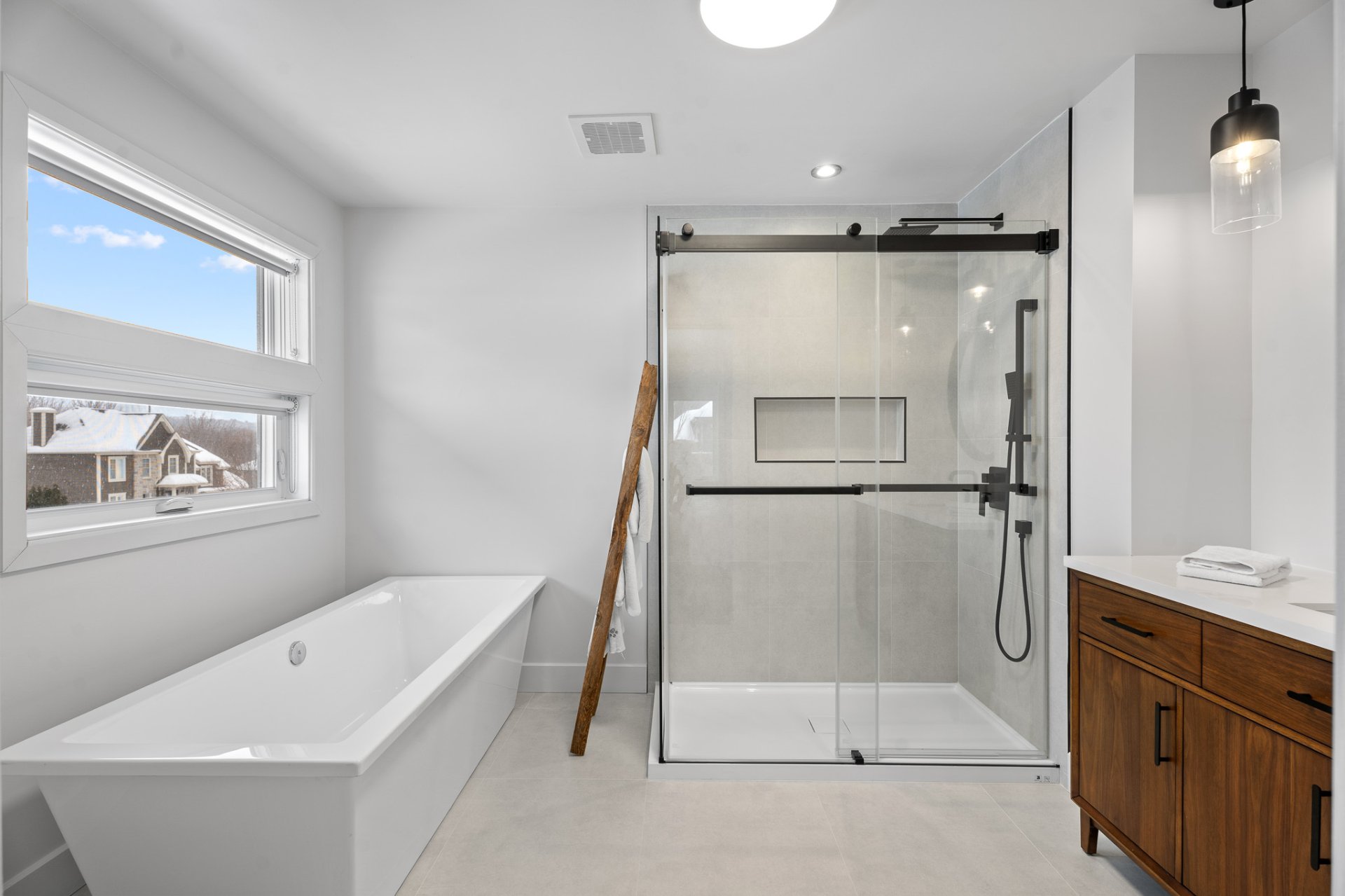 Photo - Salle de bains attenante à la CCP