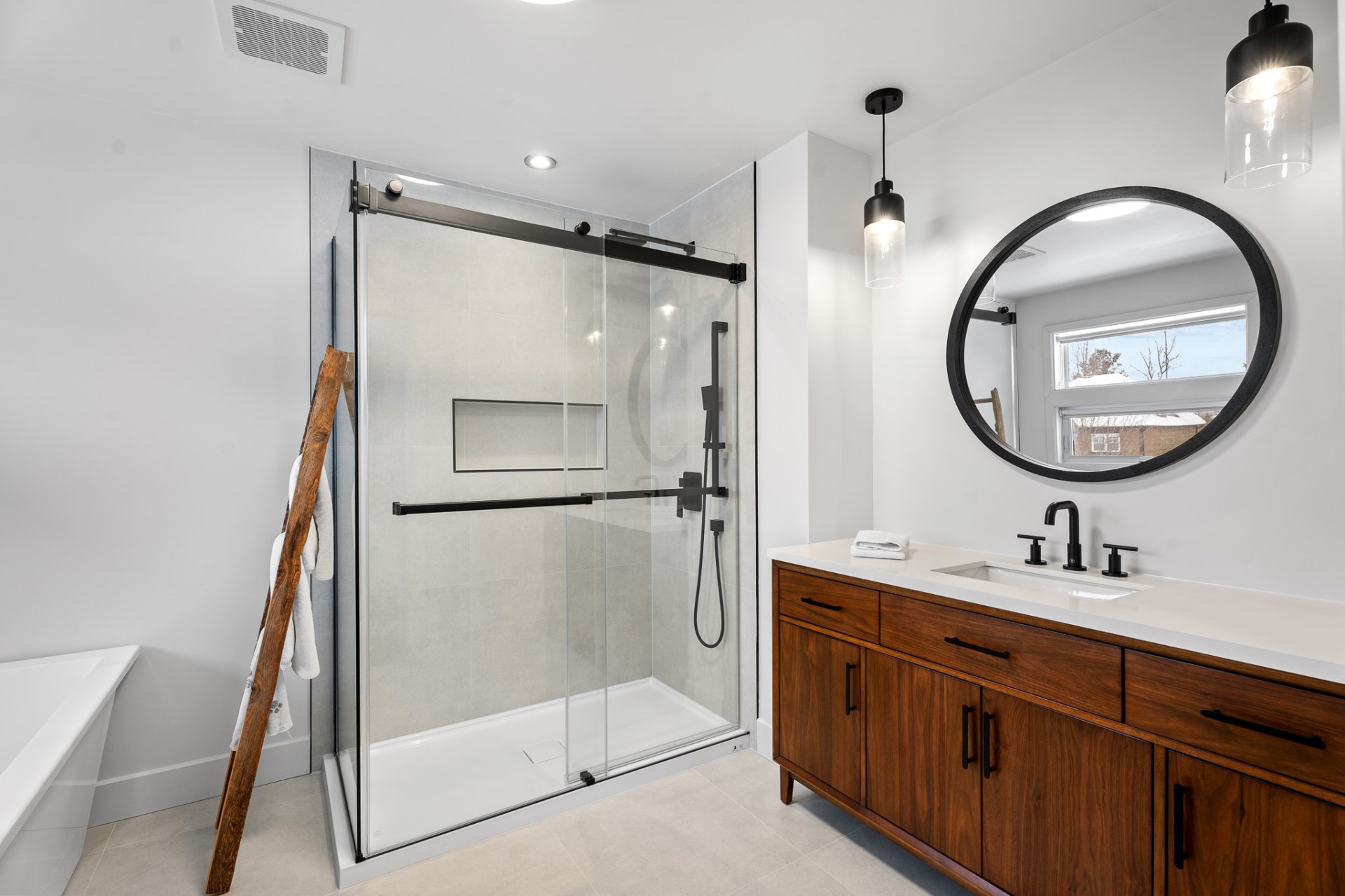 Photo - Salle de bains attenante à la CCP