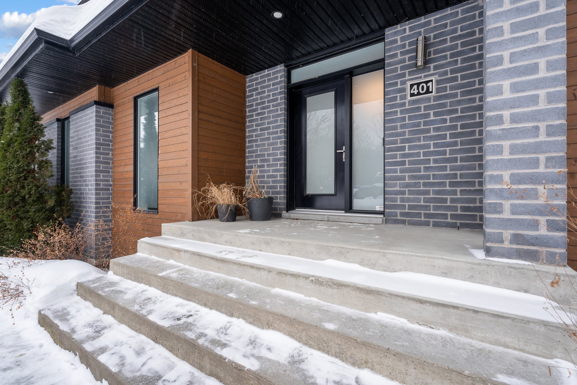 Photo - Entrée extérieure