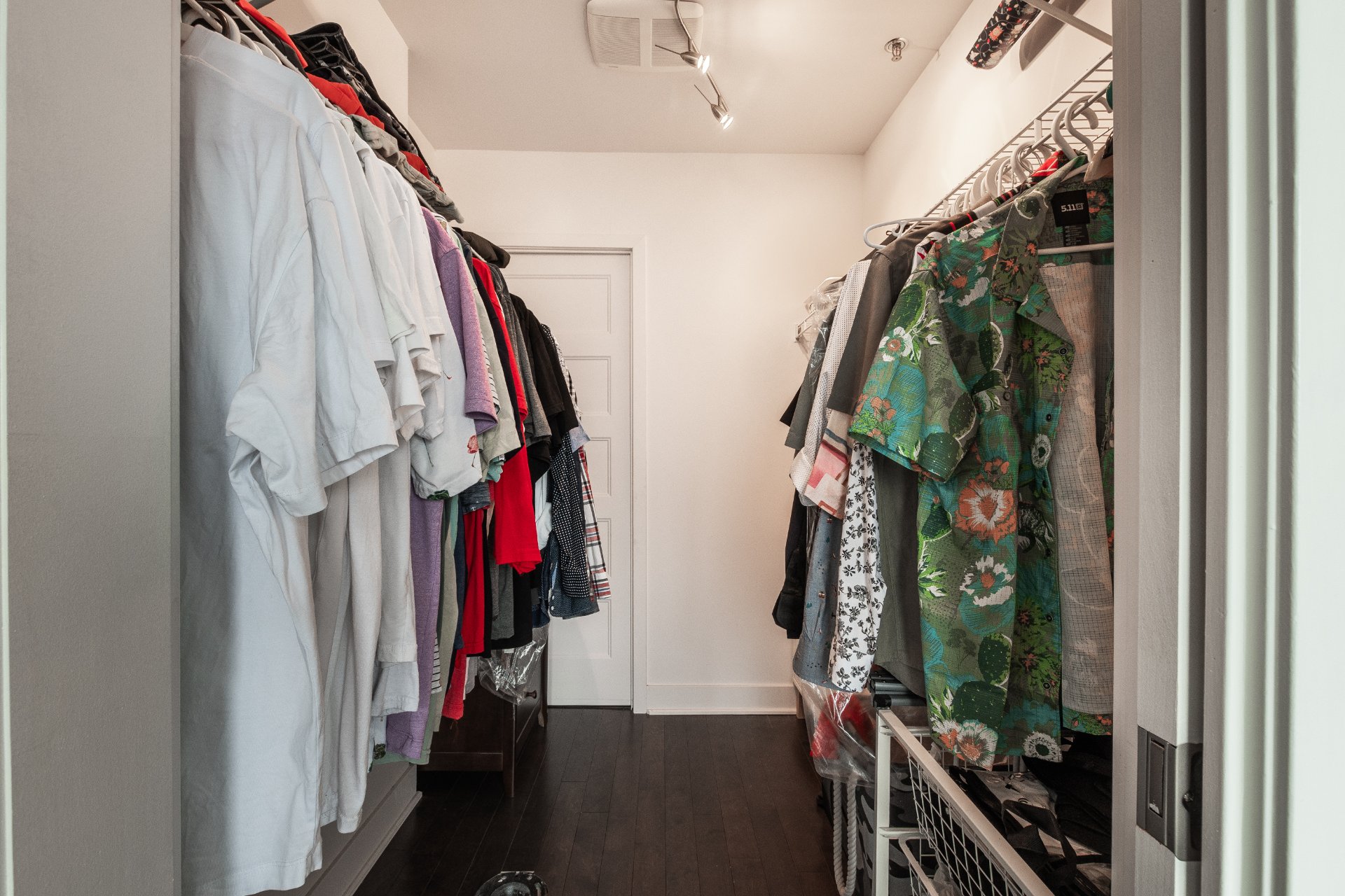 Walk-in closet