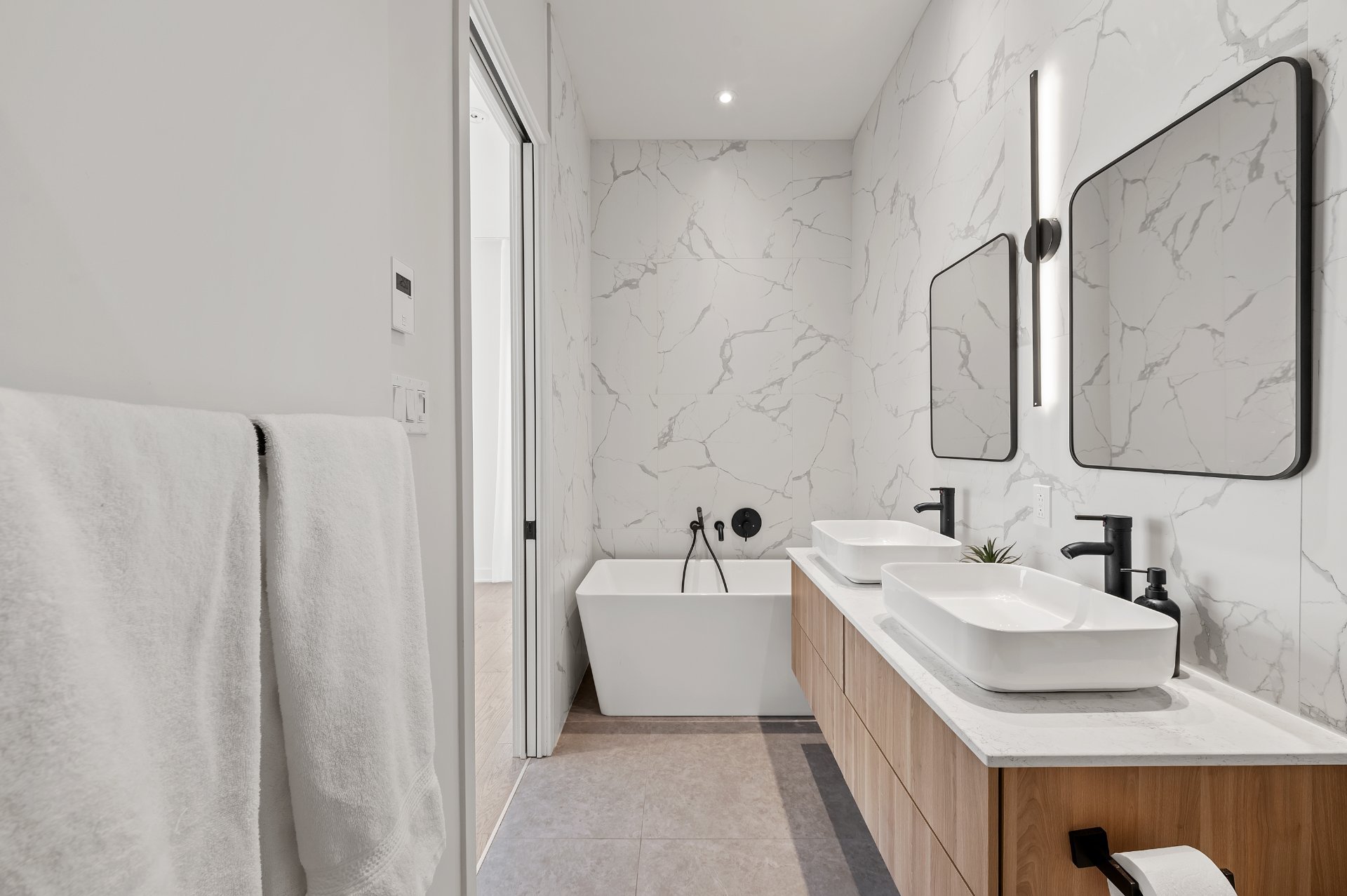 Photo - Salle de bains attenante à la CCP