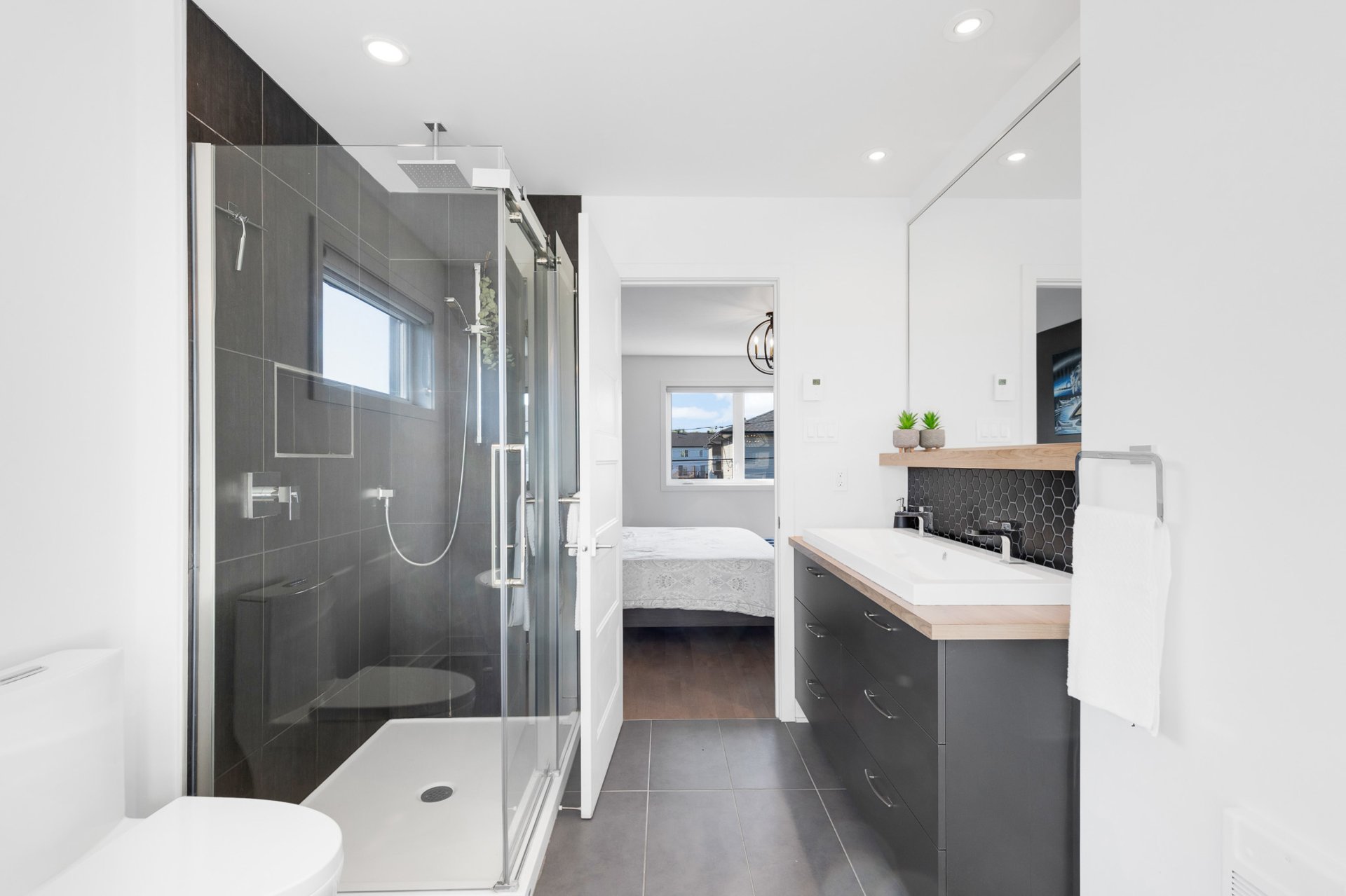 Ensuite bathroom