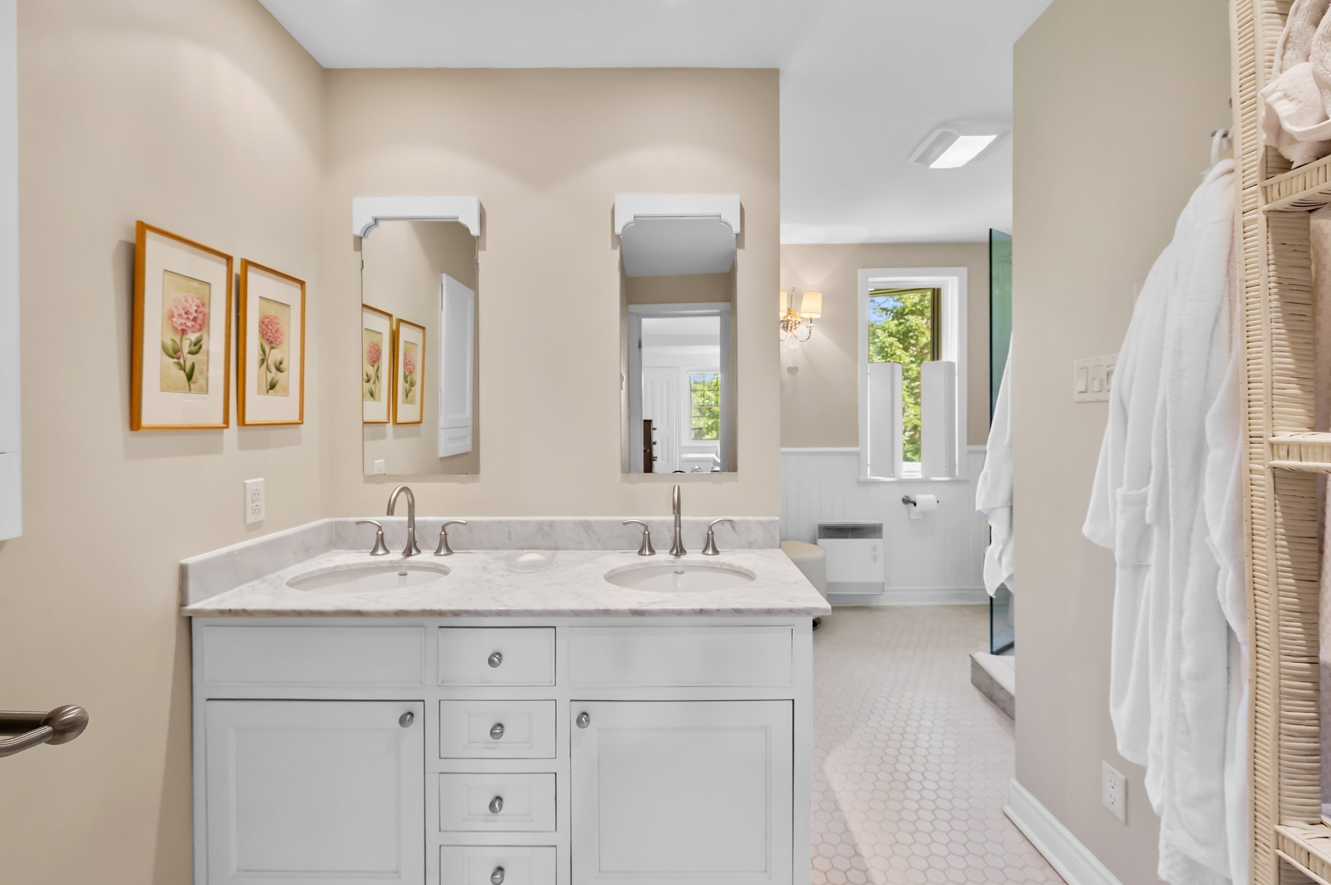 Photo - Salle de bains attenante à la CCP