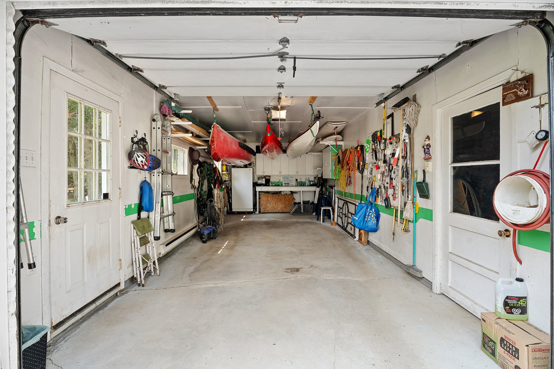 Photo - Garage
