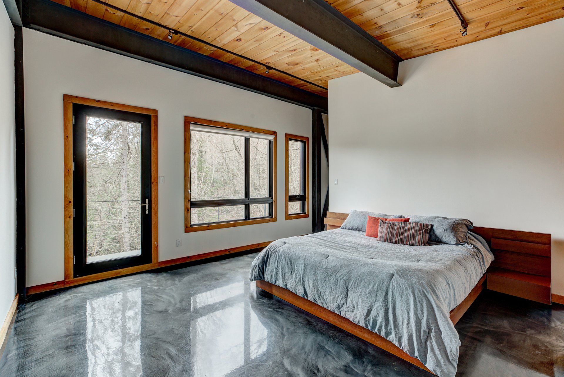 Photo - Primary bedroom