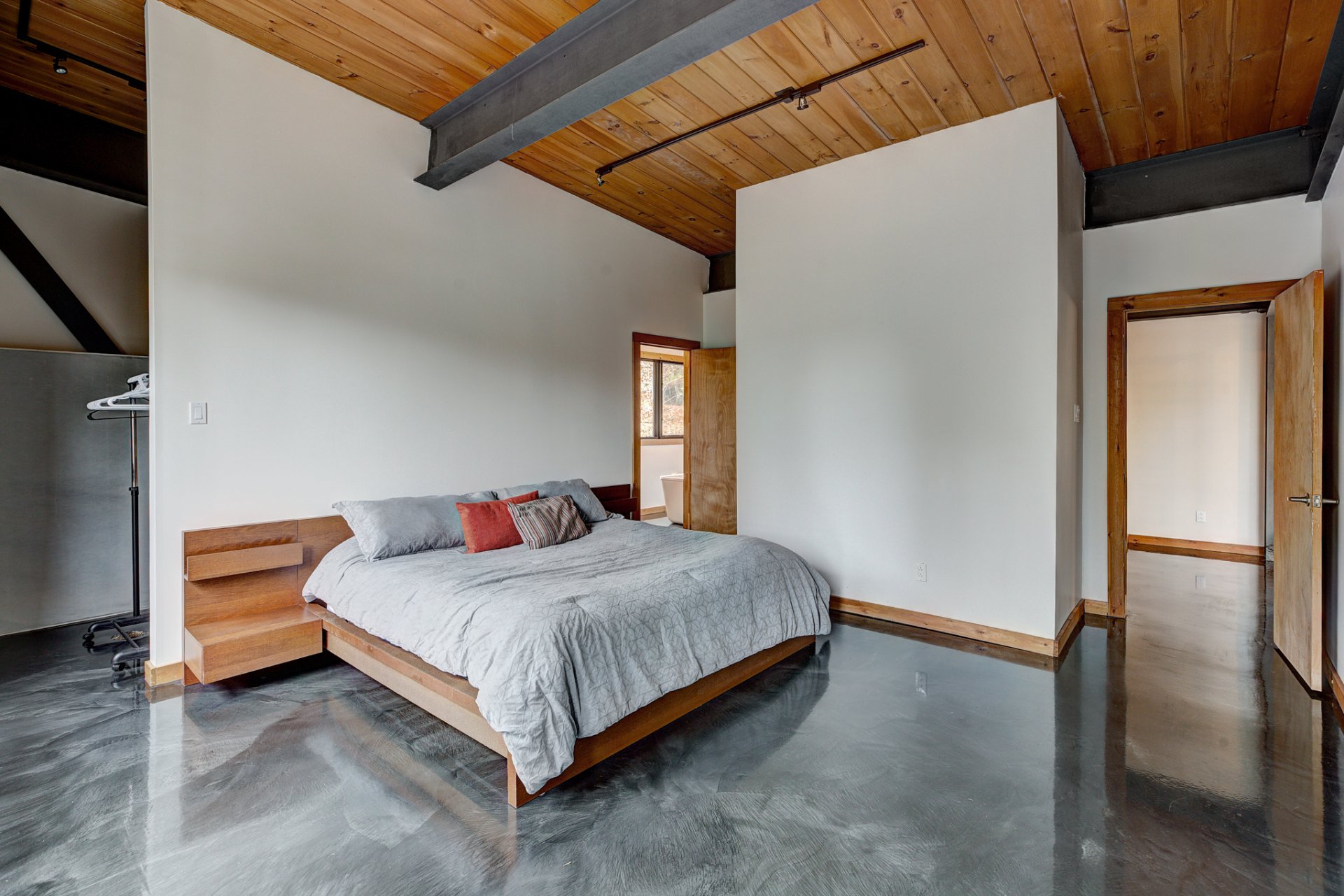 Photo - Primary bedroom