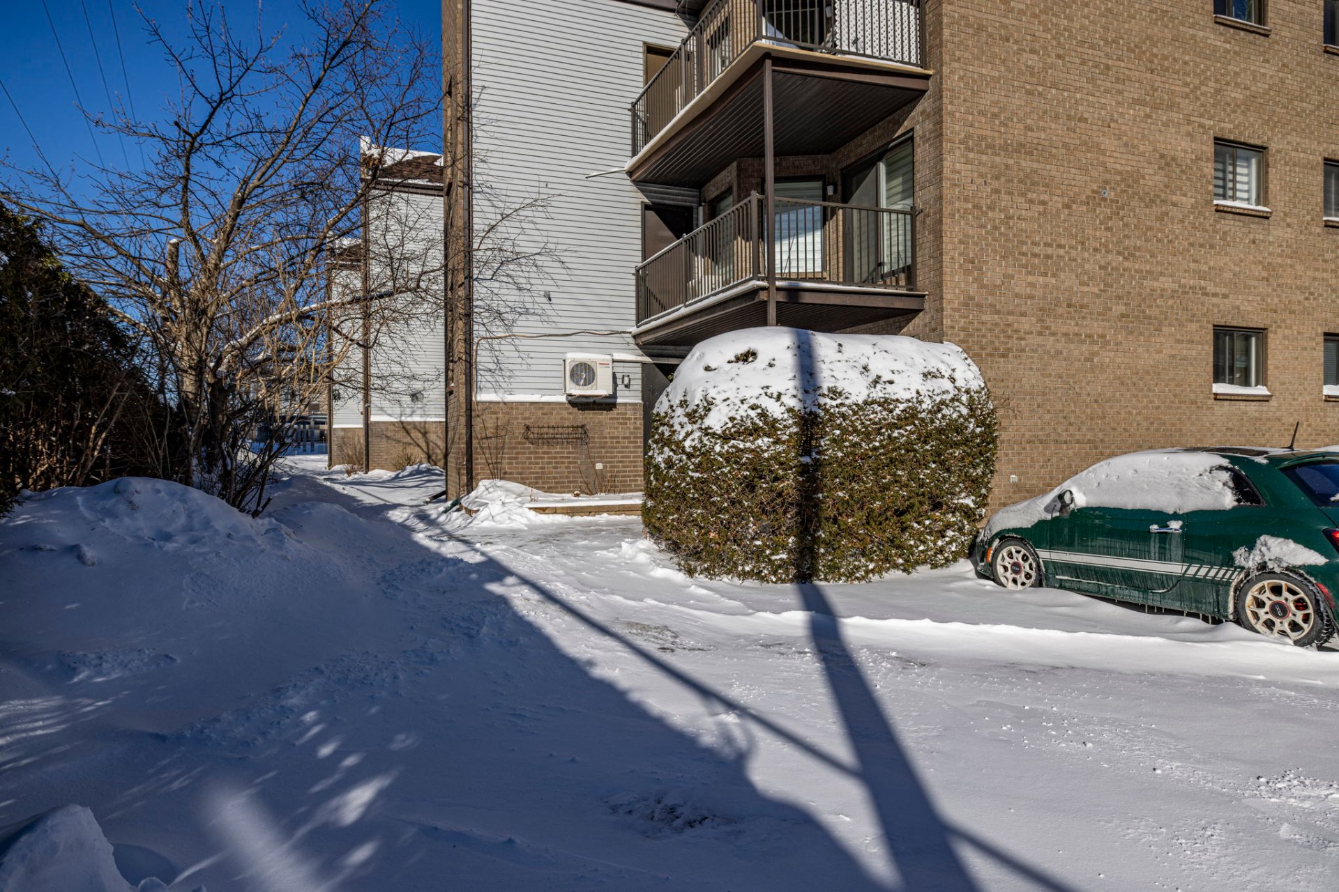 Photo - Stationnement