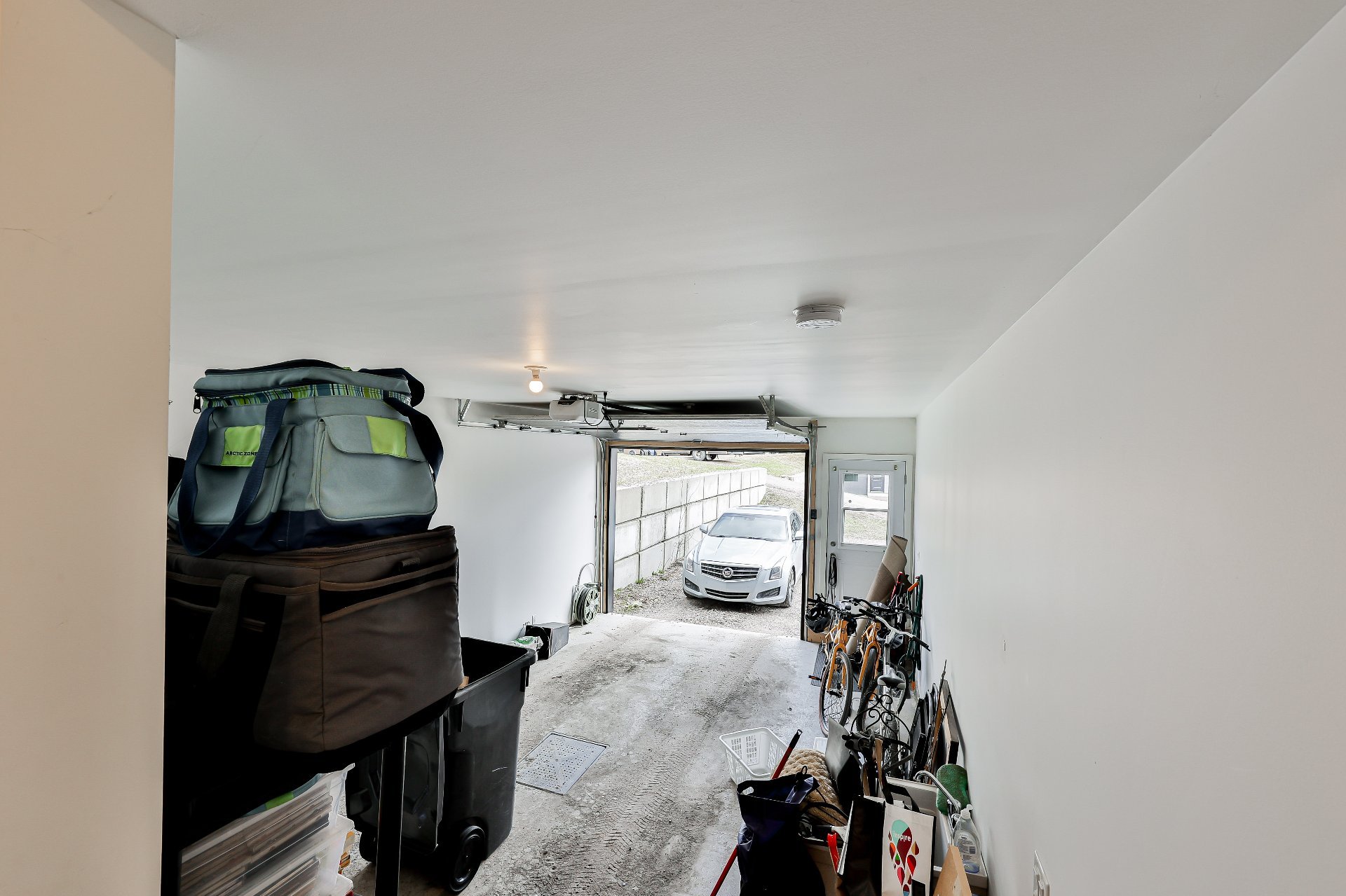 Photo - Garage
