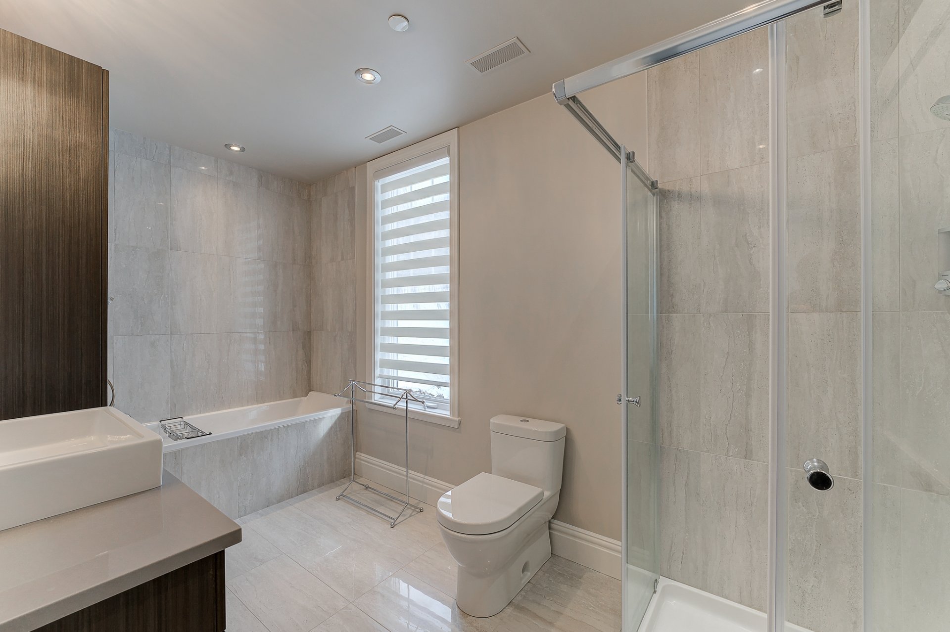 Photo - Salle de bains attenante à la CCP