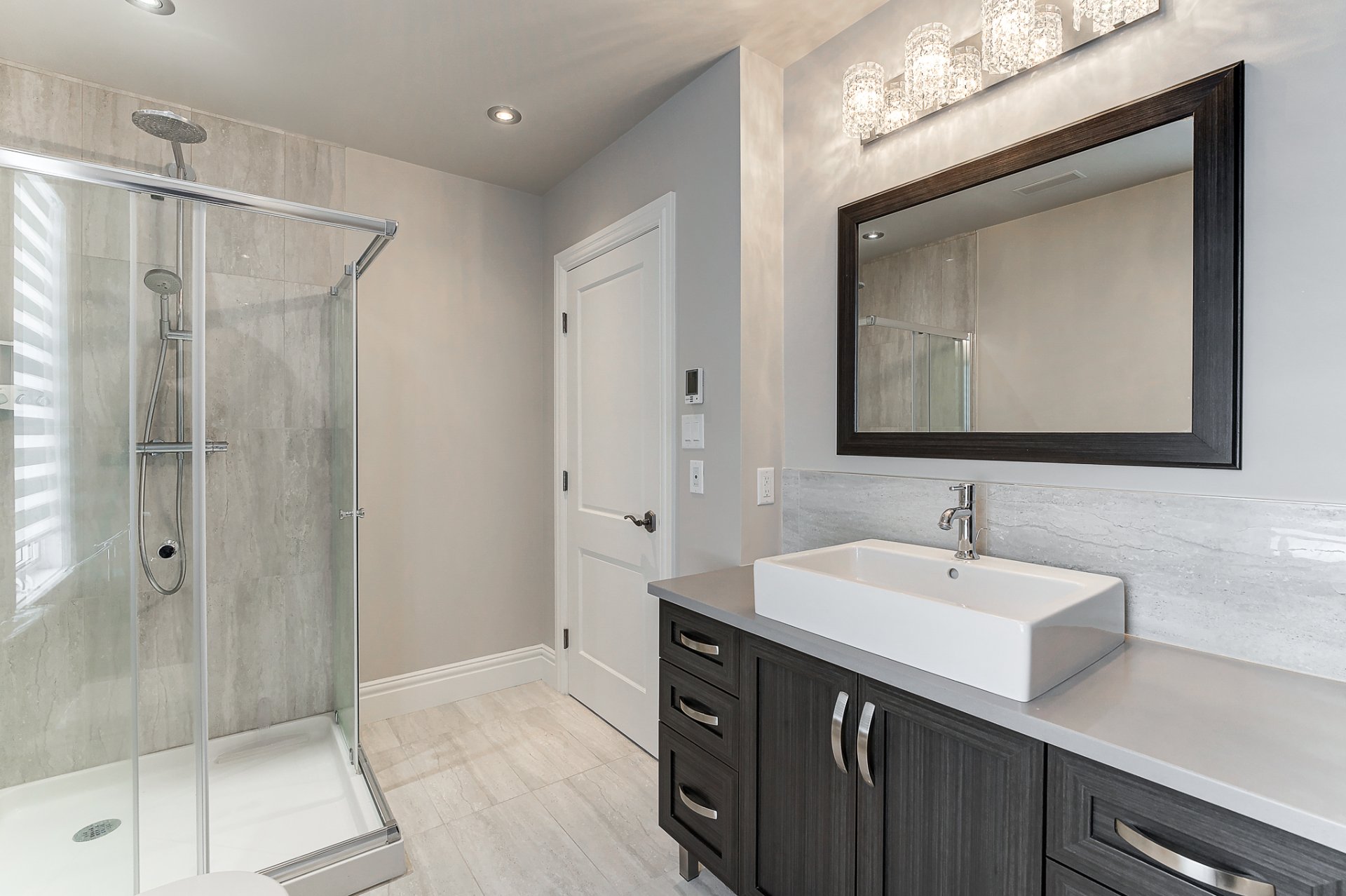 Photo - Salle de bains attenante à la CCP