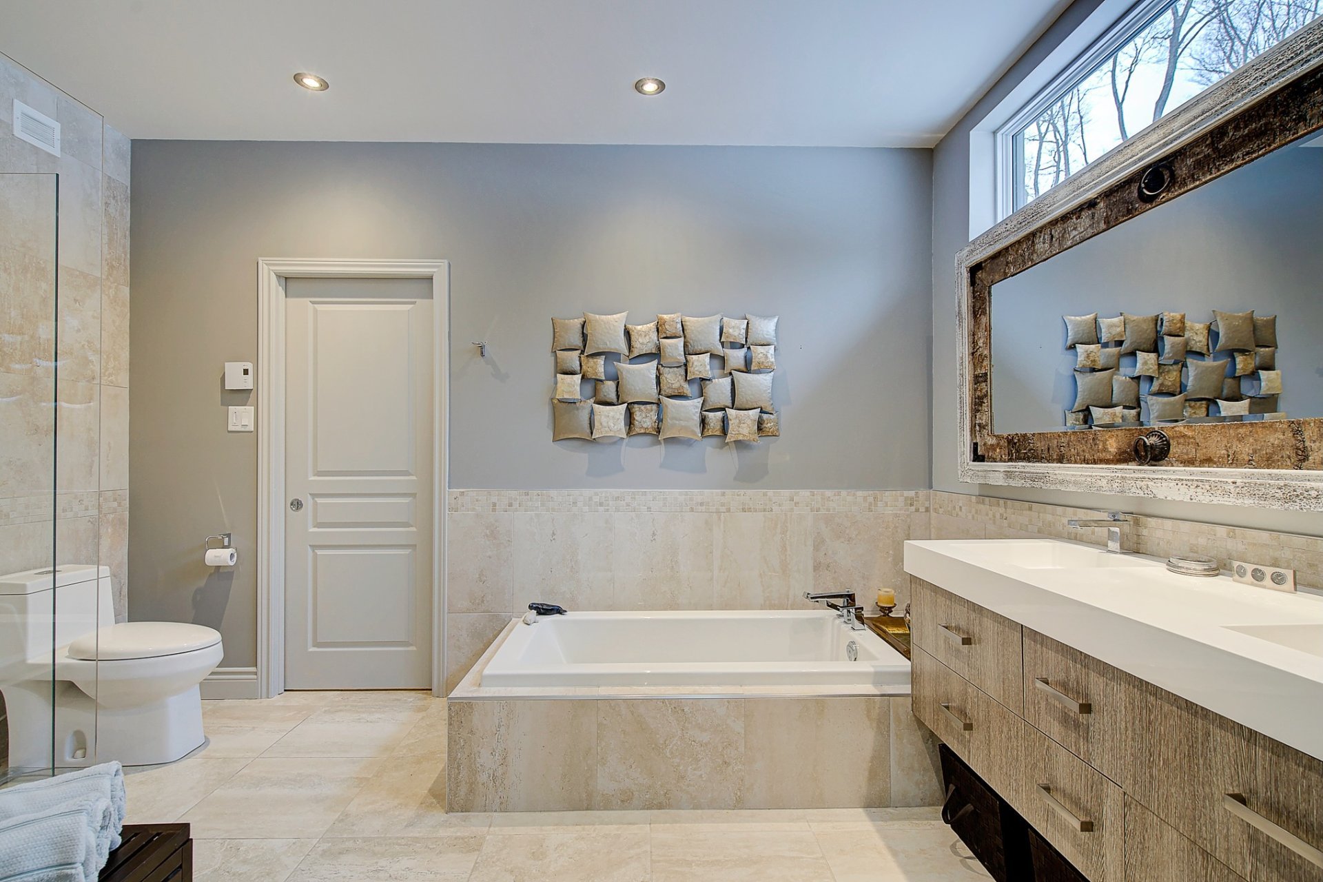 Photo - Salle de bains attenante à la CCP