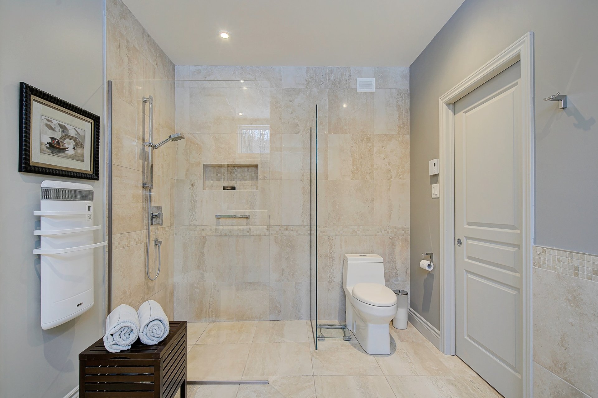 Photo - Salle de bains attenante à la CCP