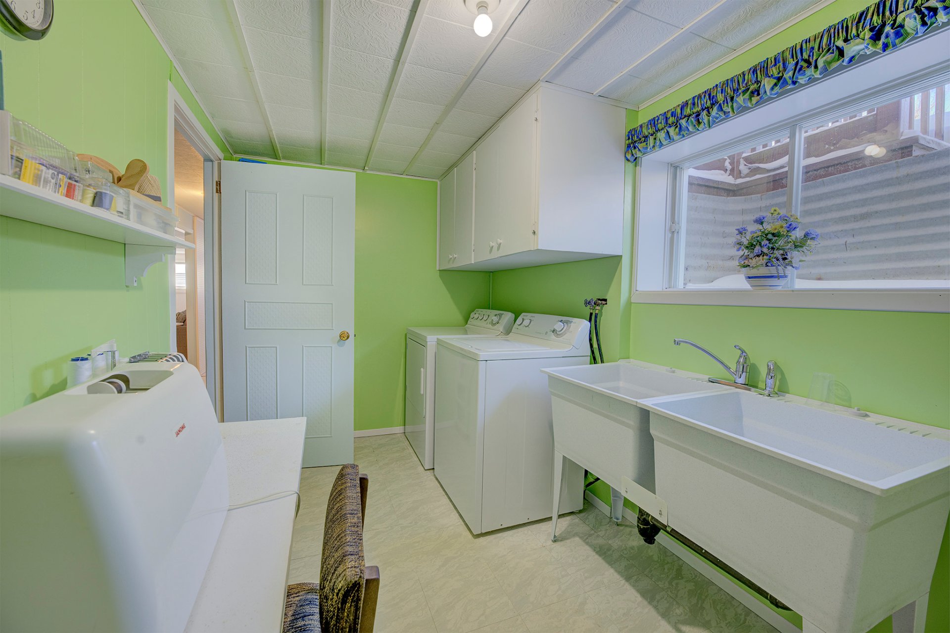 Photo - Laundry room