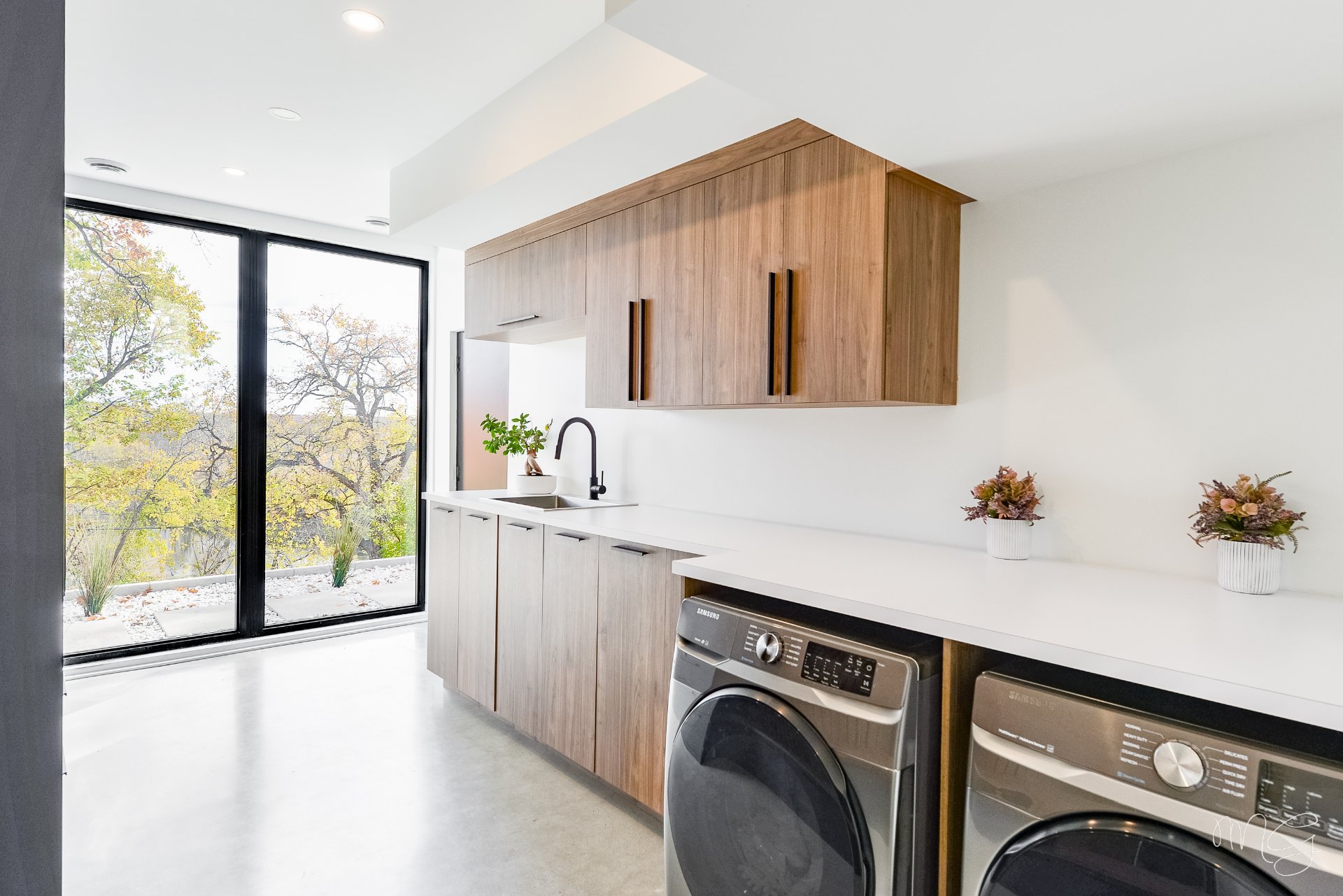 Photo - Laundry room