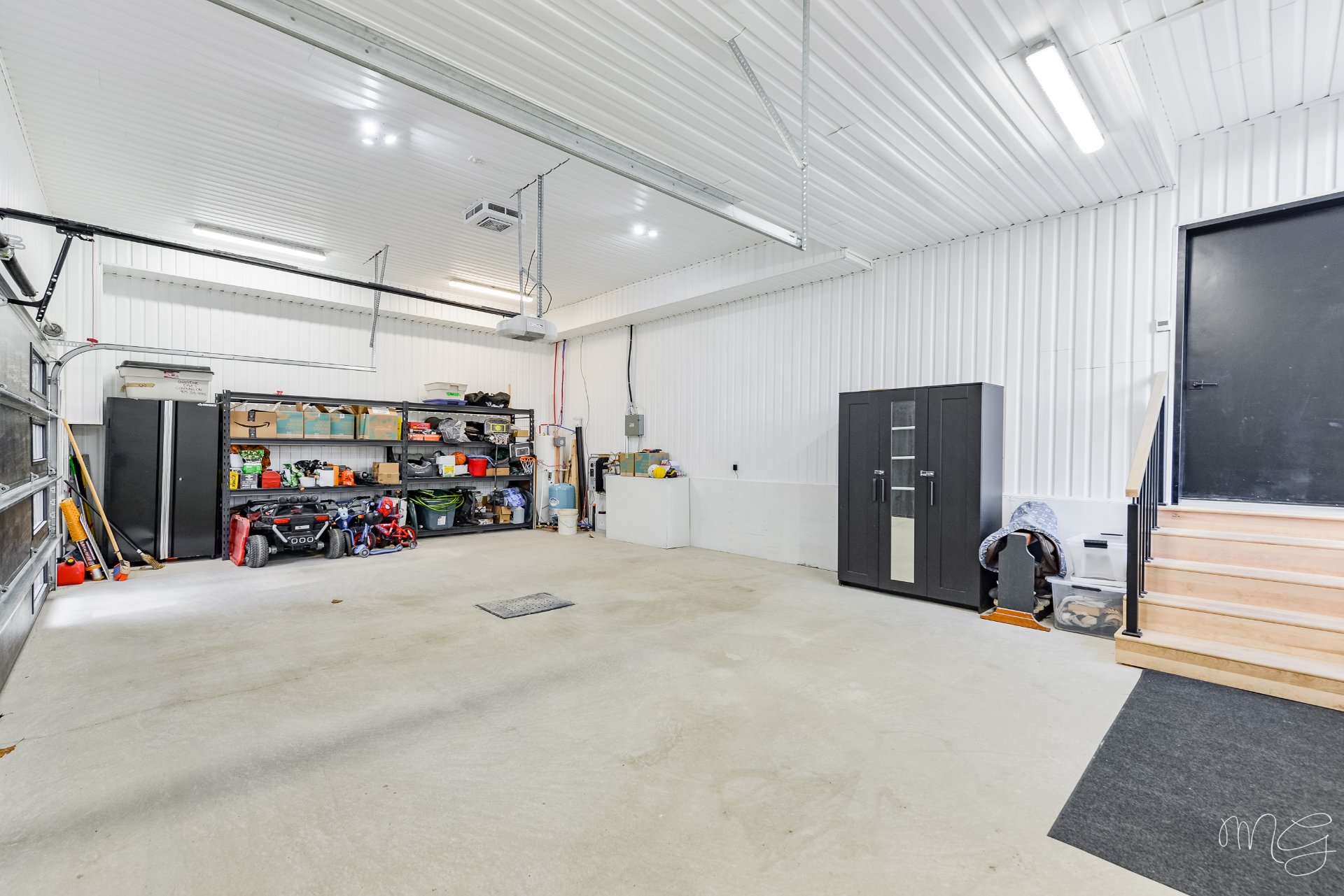 Photo - Garage