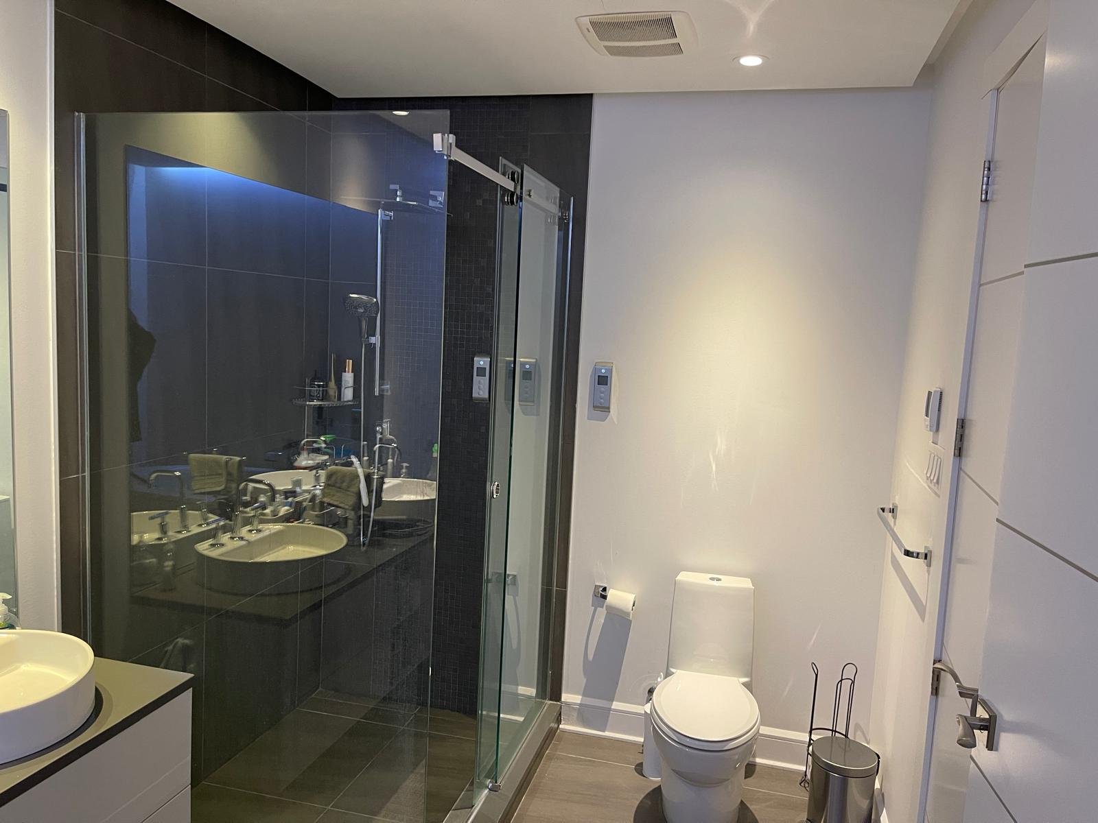 Salle de bains attenante à la CCP