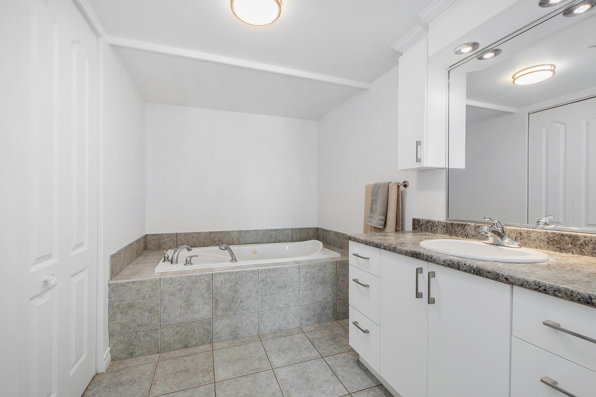 Salle de bains attenante à la CCP