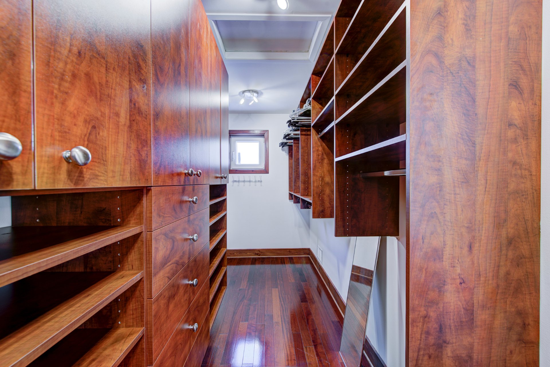 Photo - Penderie (Walk-in)