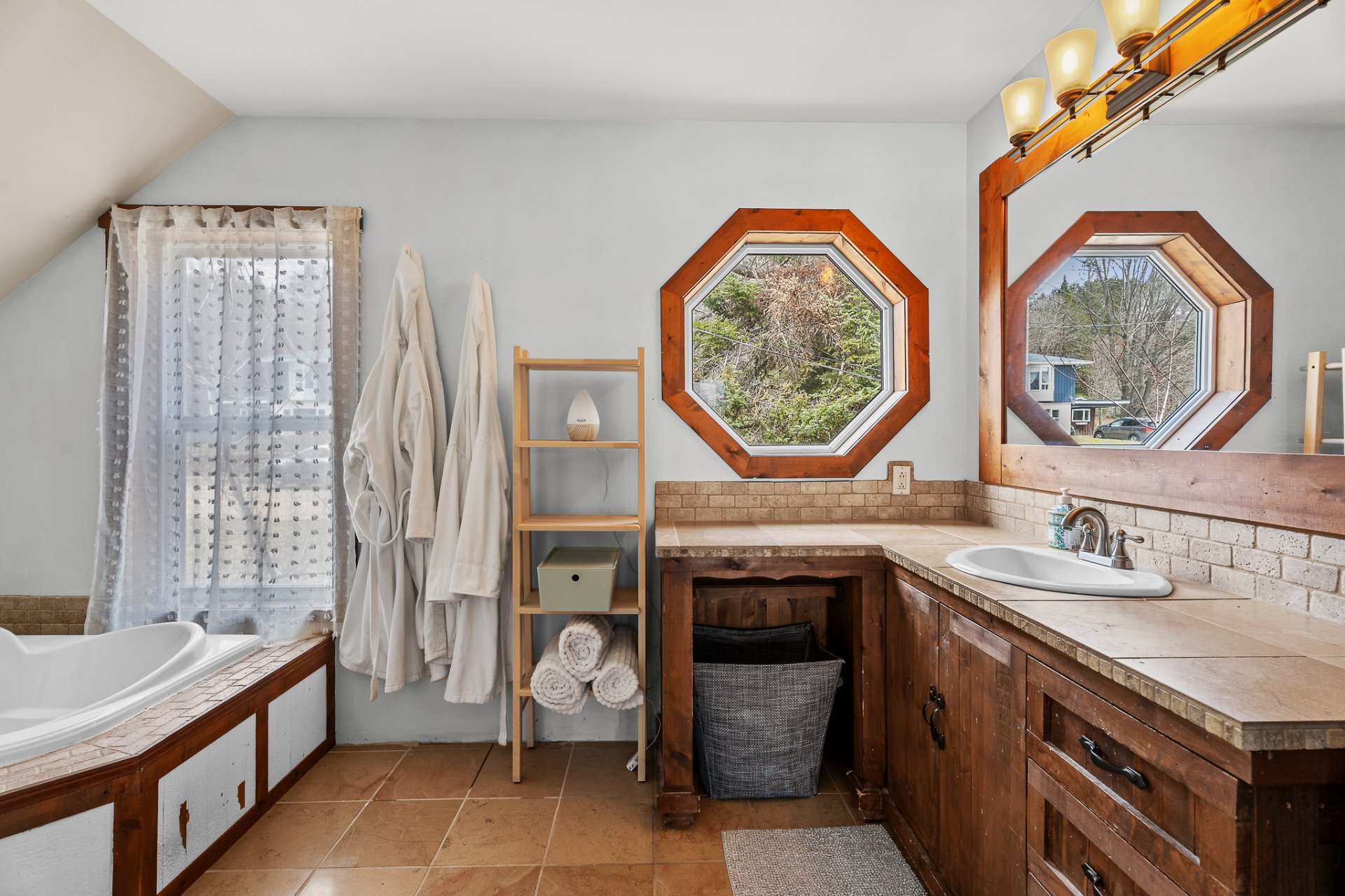 Photo - Salle de bains attenante à la CCP