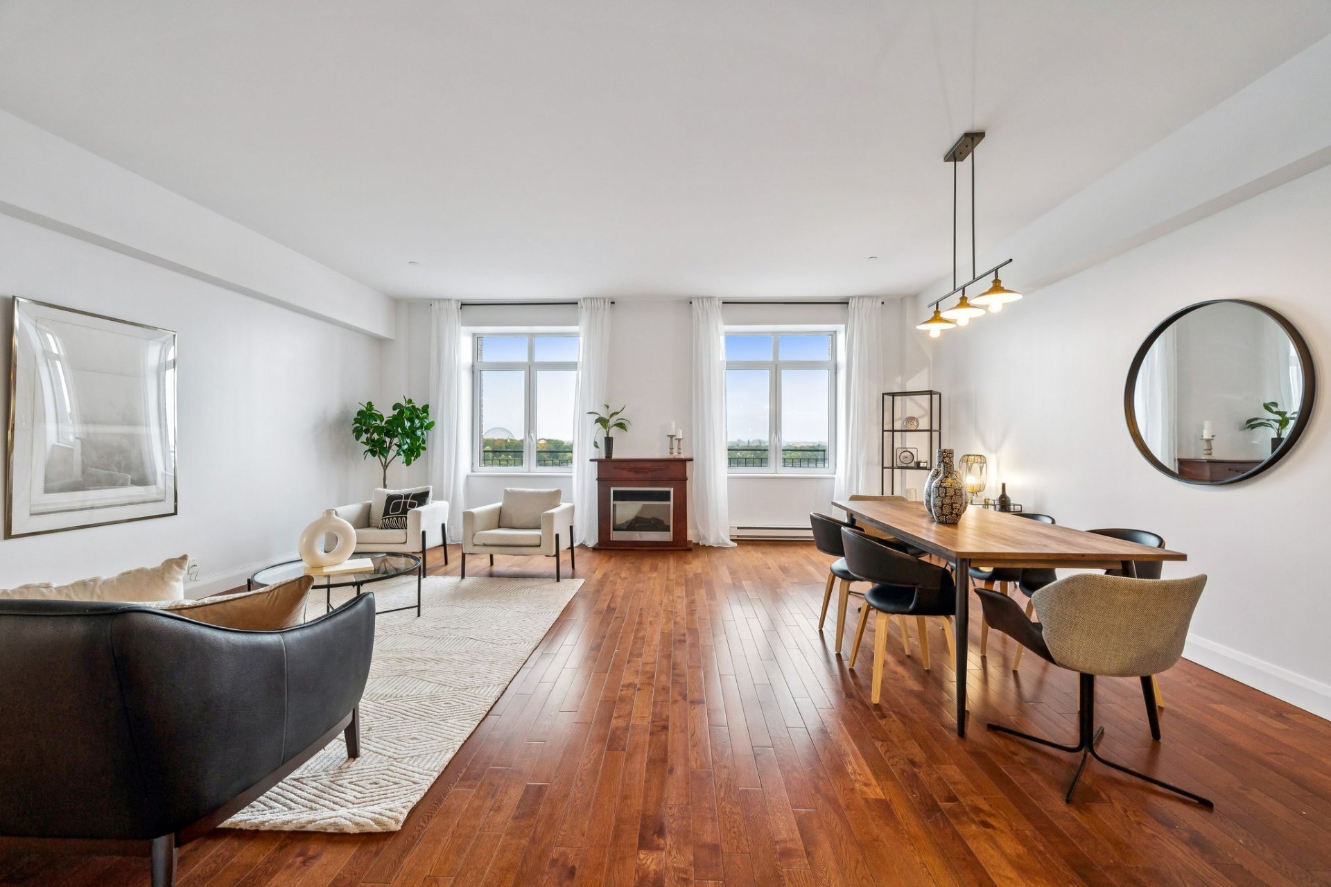 Photo - Overall View