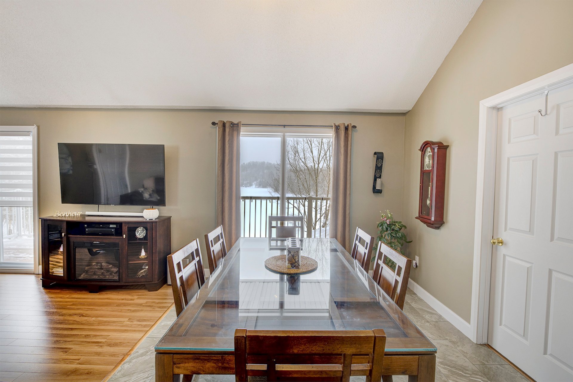 Photo - Salle à manger