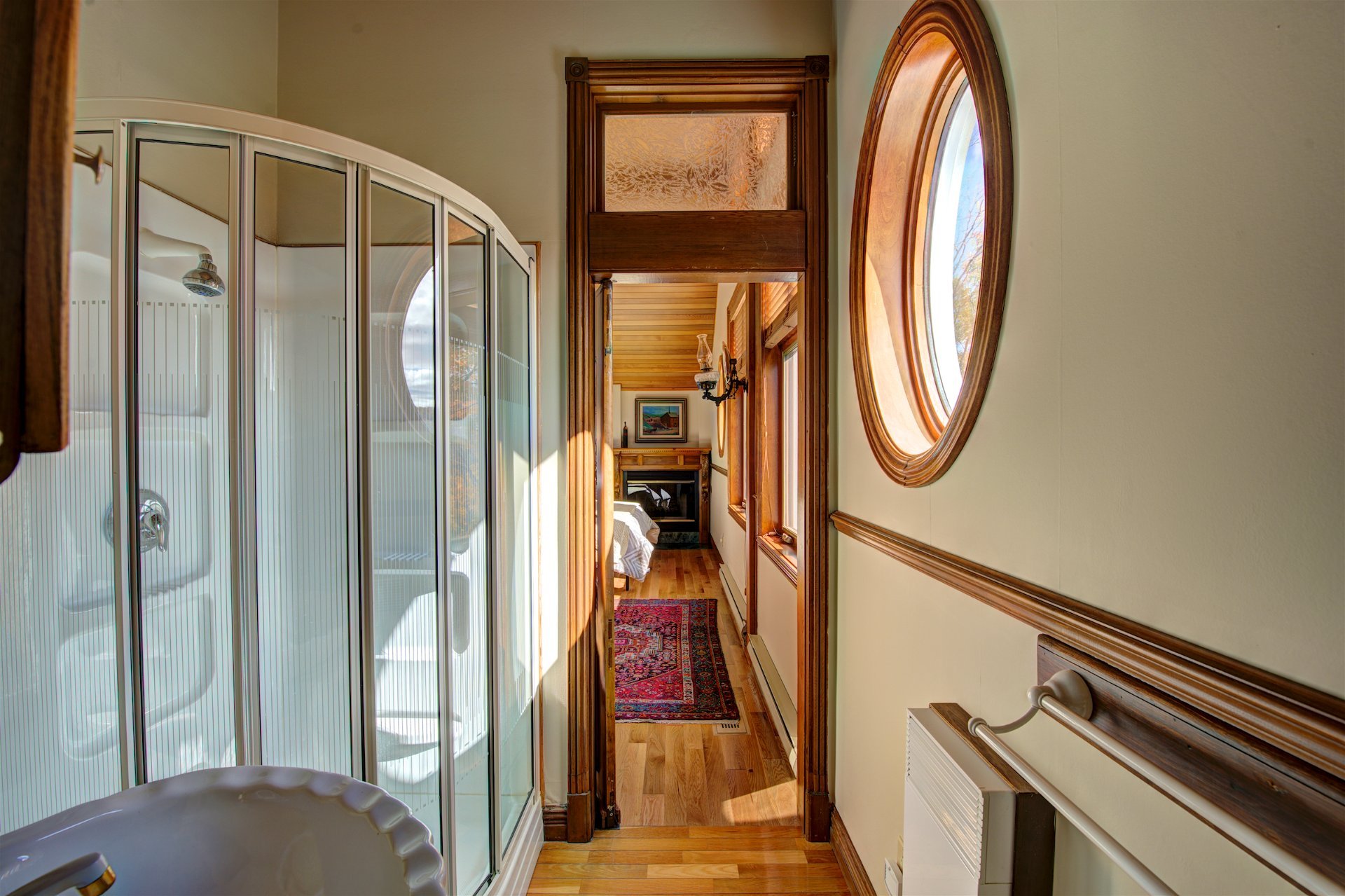 Photo - Salle de bains attenante à la CCP