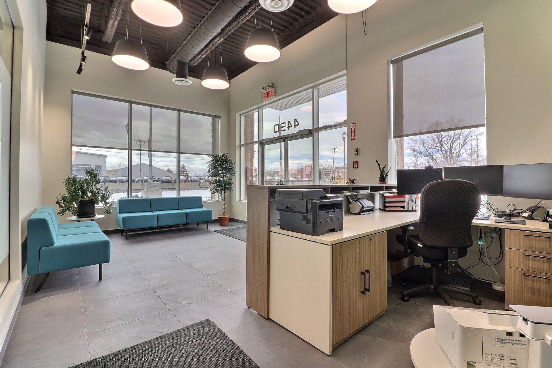 Photo - Reception Area