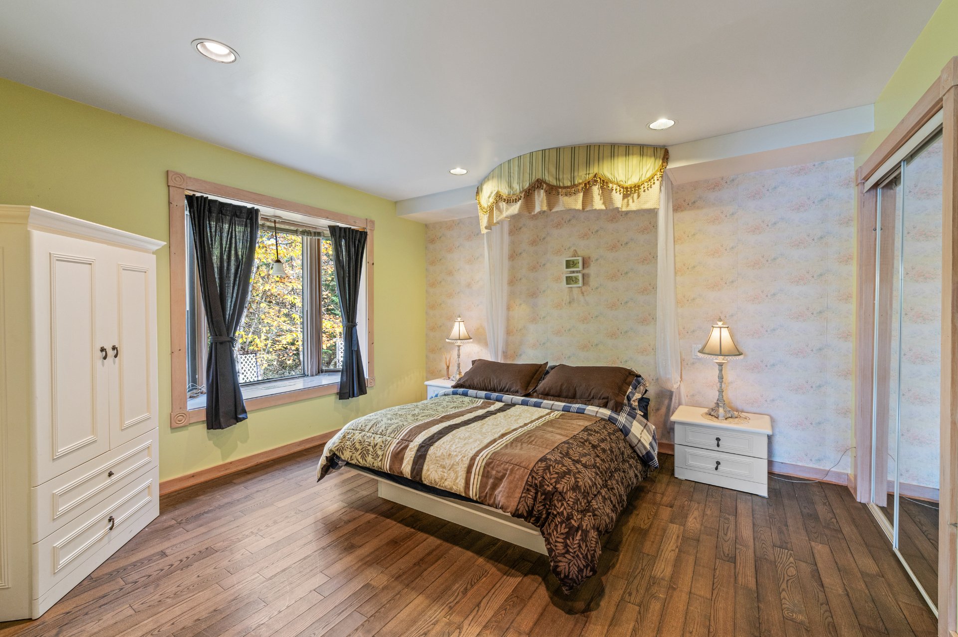 Photo - Primary bedroom